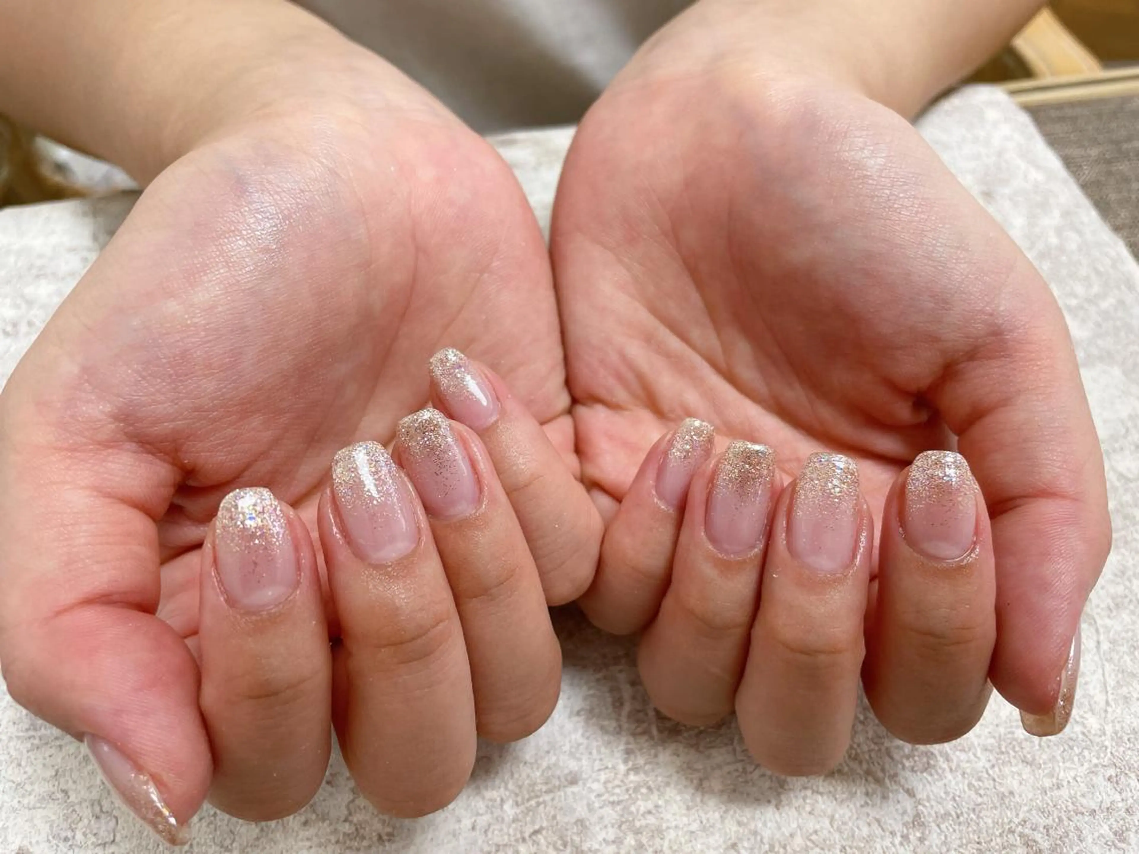 ネイル グラデーション ラメ(グリッター) ラメグラデーション mogunail &blowのネイルデザイン