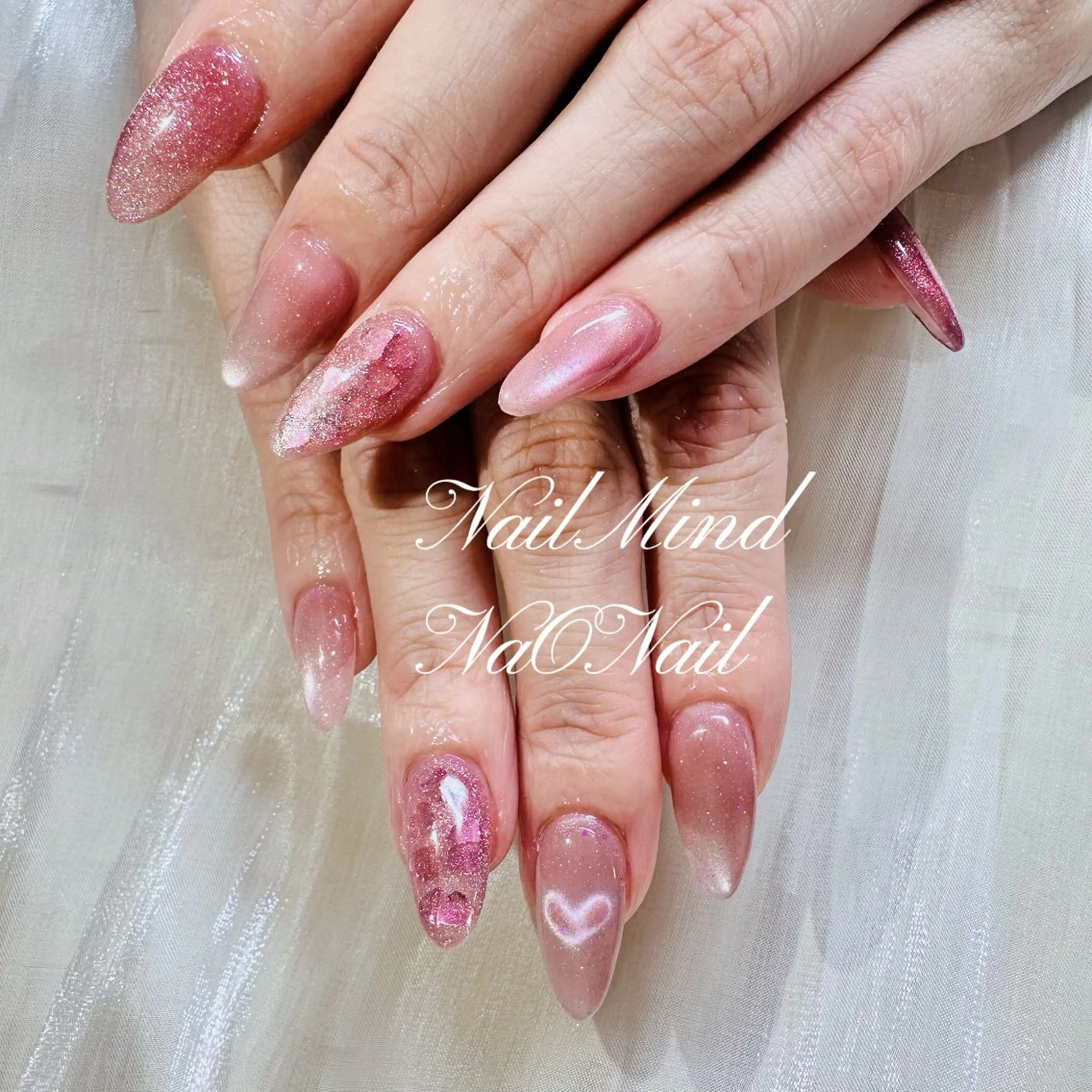 ネイル ホログラムネイル ハンドネイル Nail Mind (NaONail）のネイルデザイン