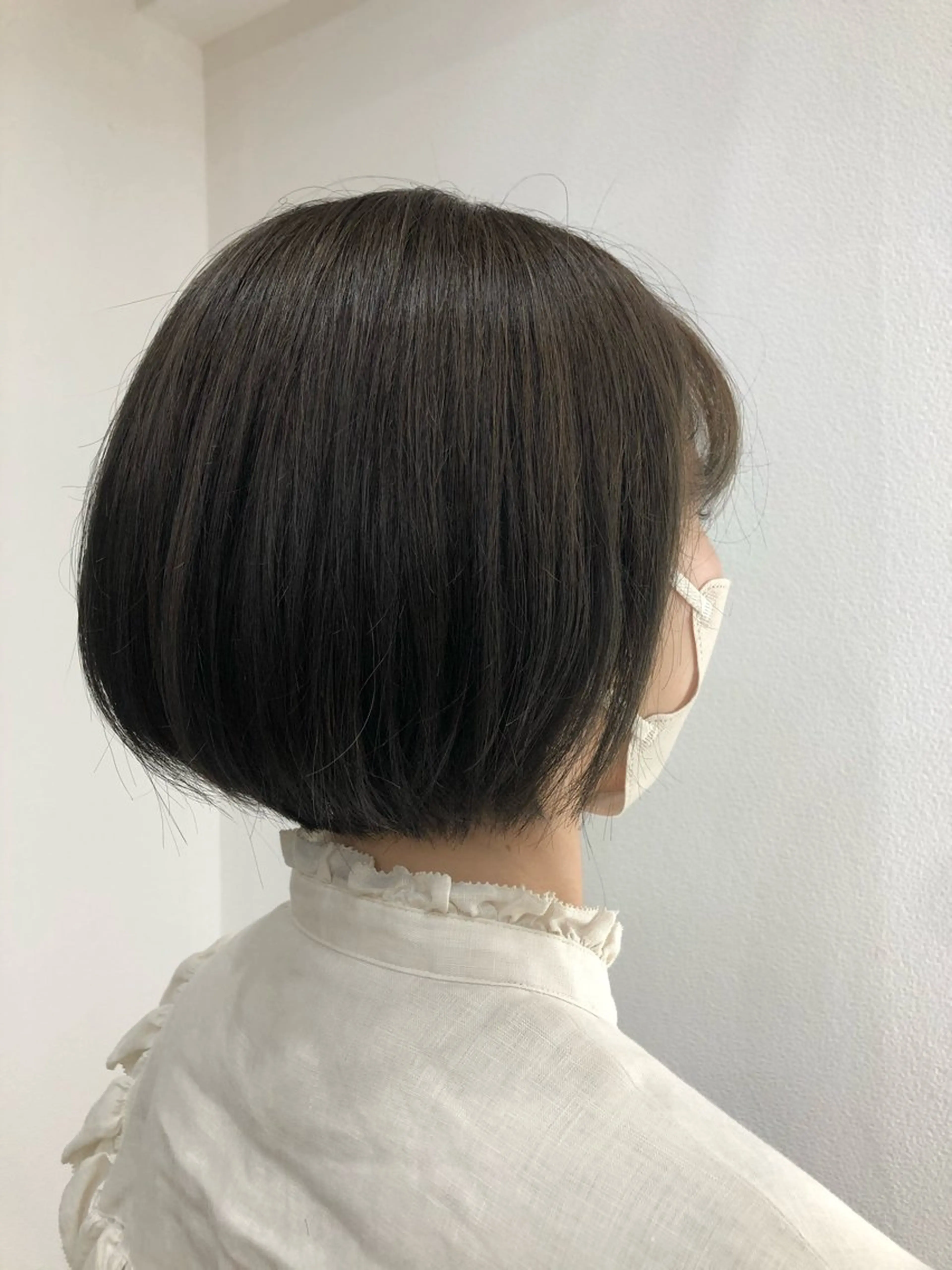 ショート カラー ブラウンカラー 透明感カラー オリーブブラウン ヘアカラー トリートメント 𝒩𝑜𝓃𝑜 / lenahcARIAのヘアスタイル