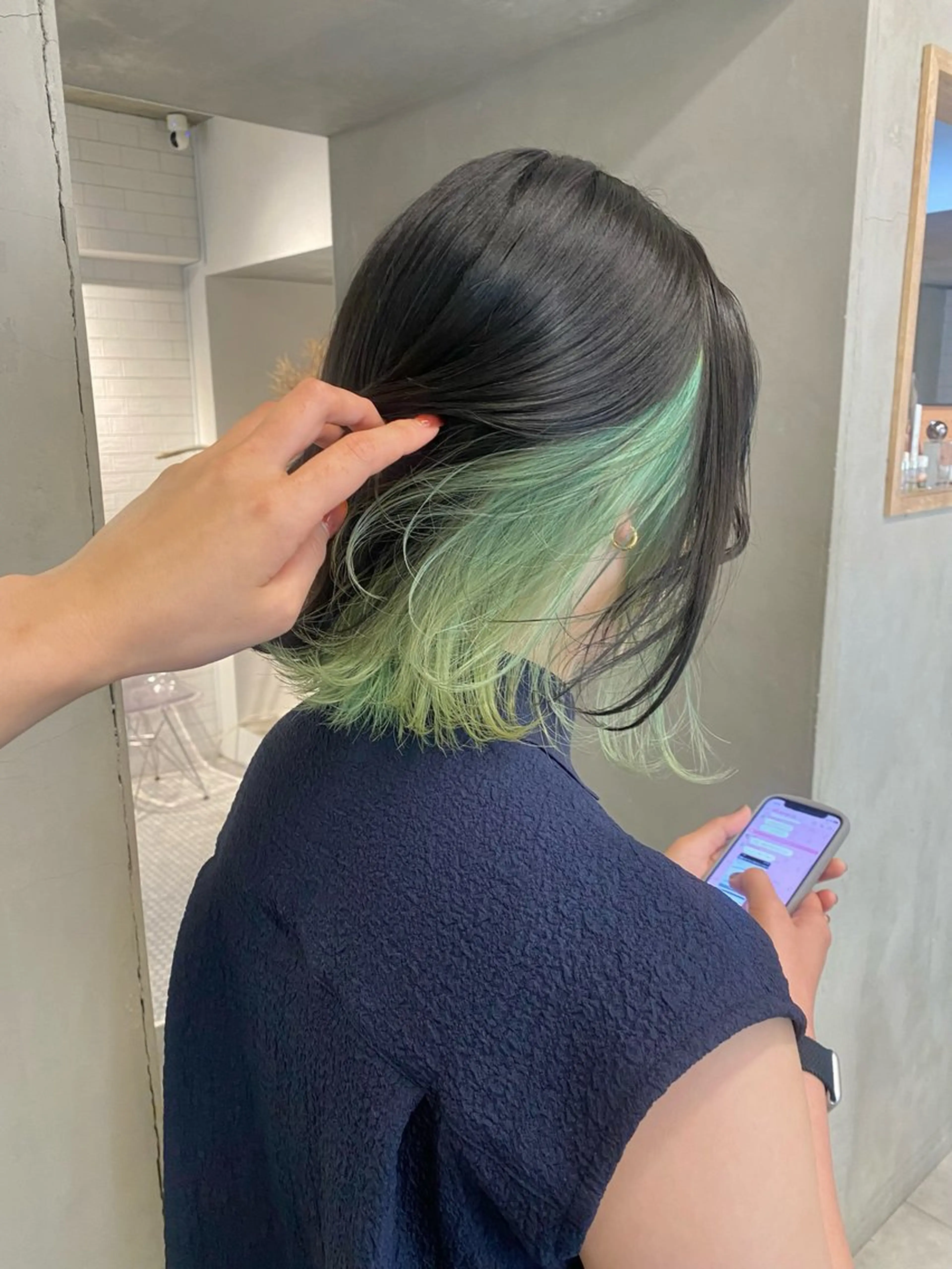 ミディアム カラー ミディアムレイヤー インナーカラー レイヤーカット カット ヘアカラー 井上 唯のヘアスタイル