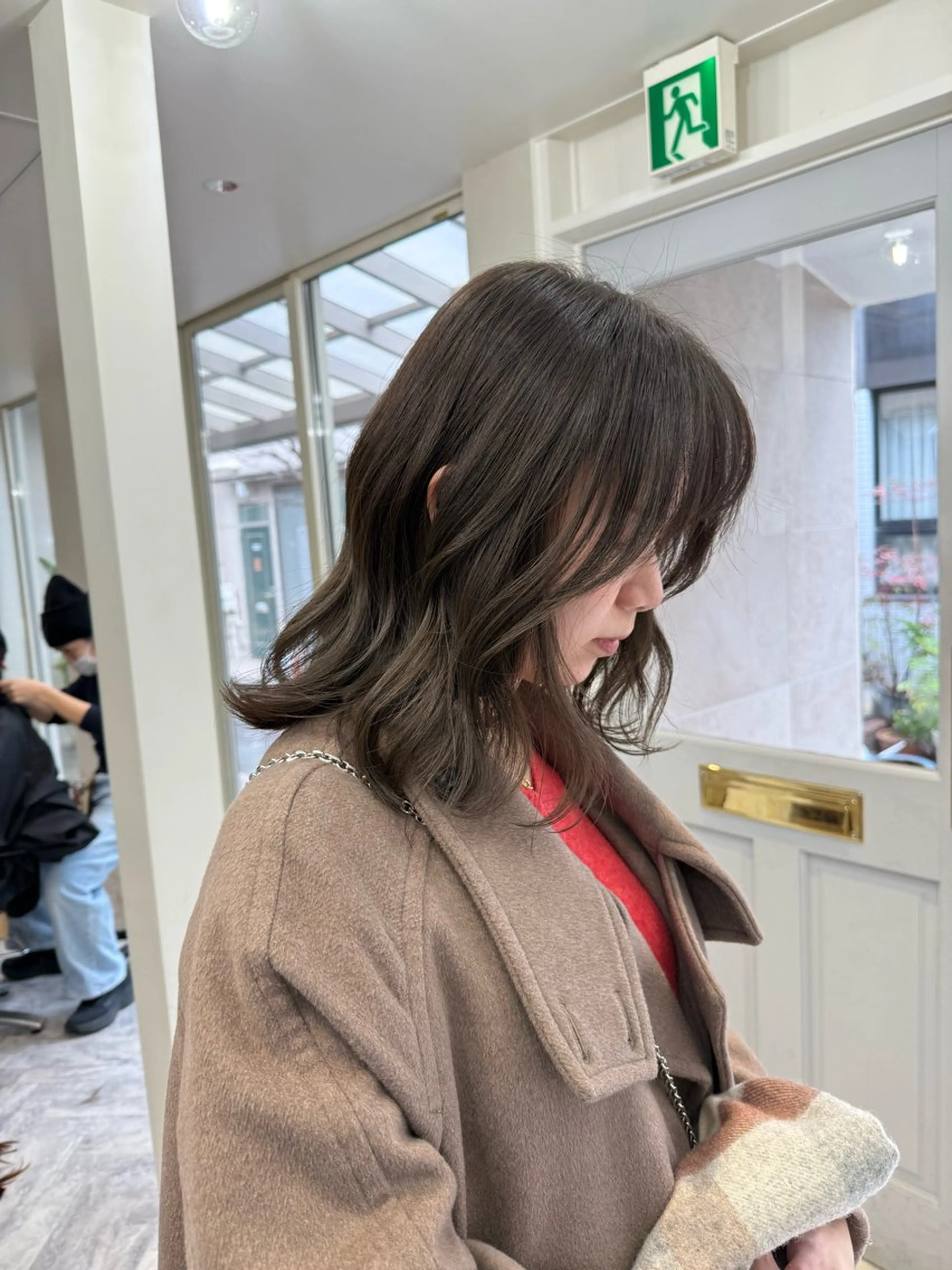 ミディアム カラー ミルクティー× グレージュMOMOのヘアスタイル