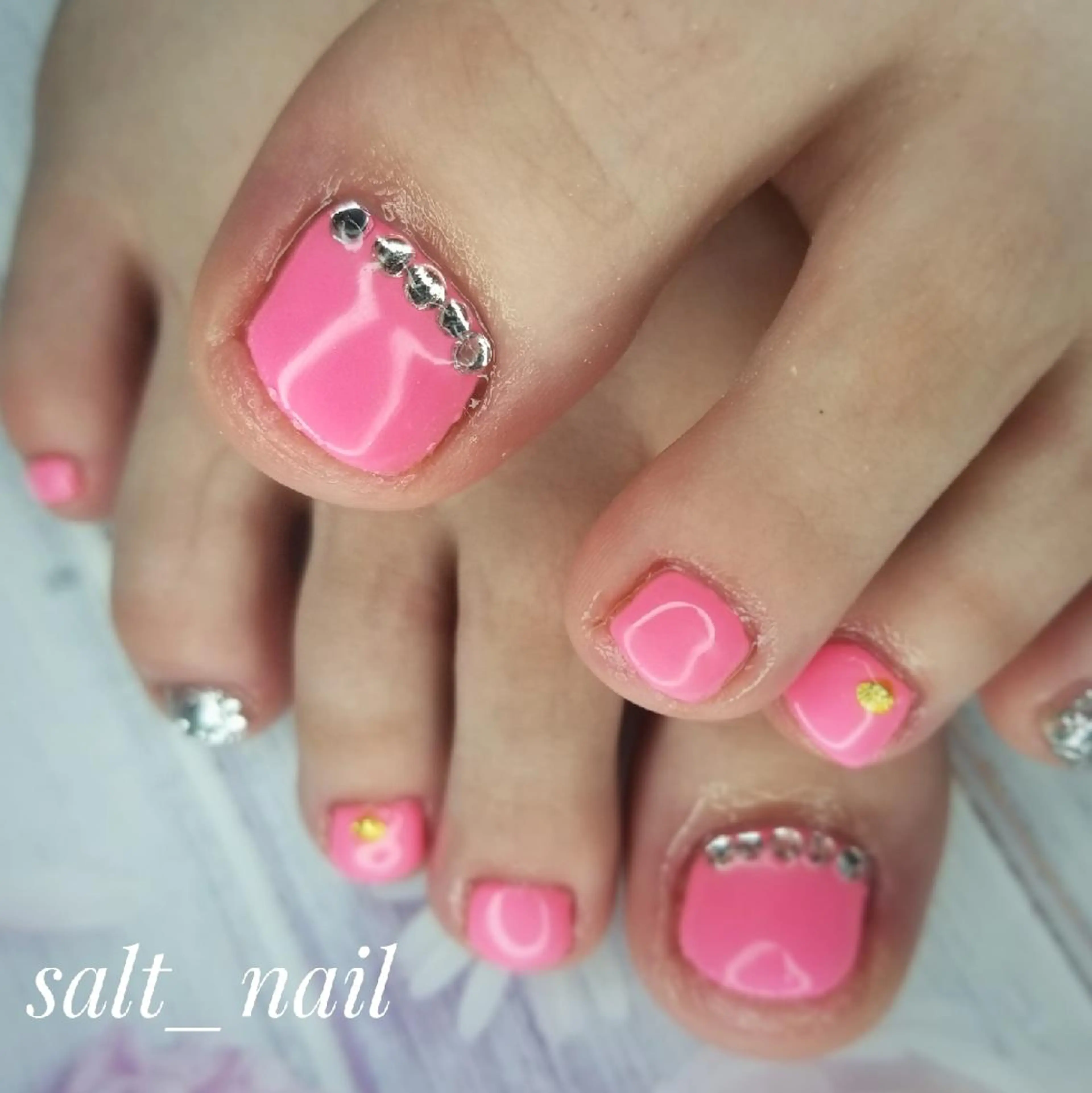 ネイル ラメ(グリッター) ワンカラーネイル ピンク 個人サロン saltnailのネイルデザイン