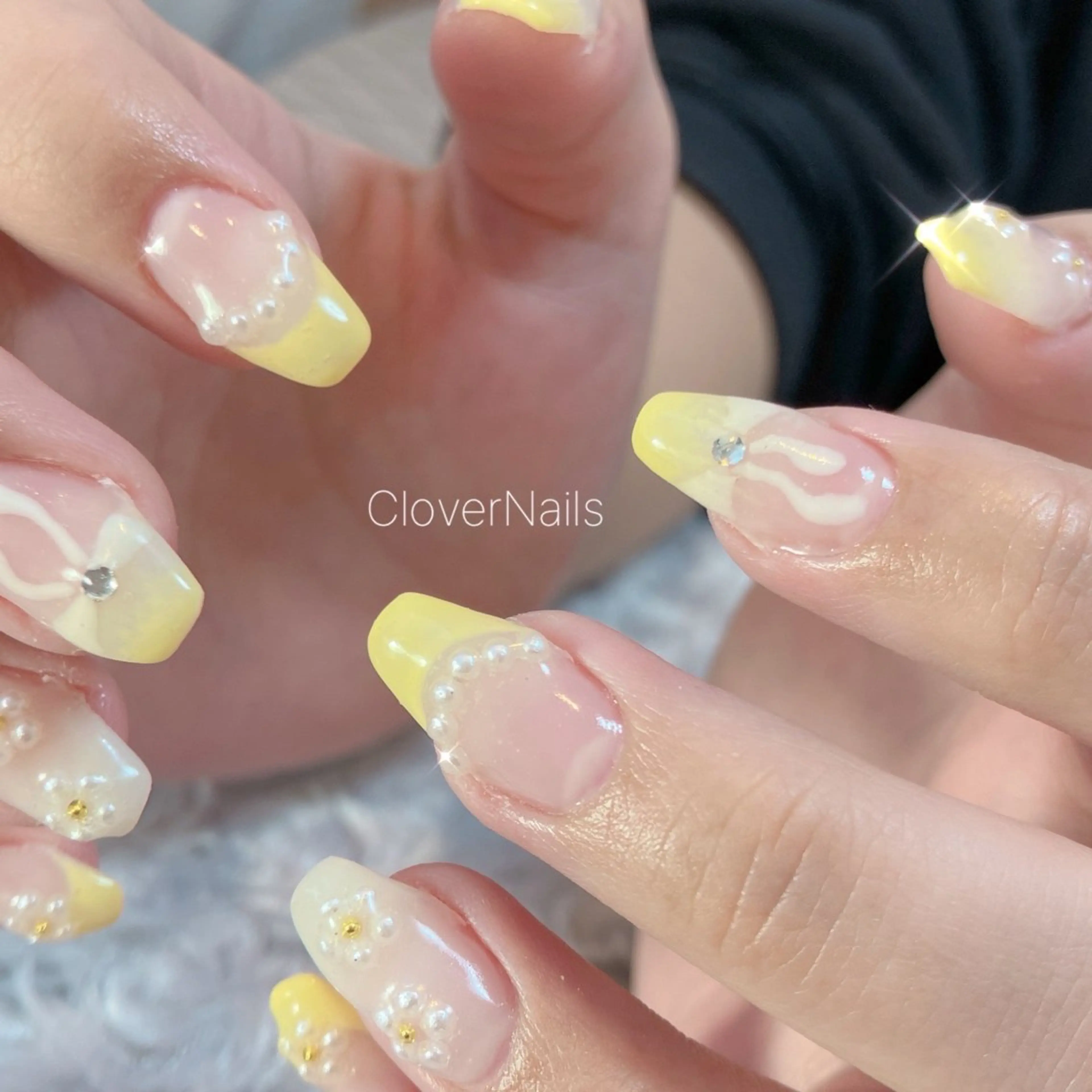 ネイル アートネイル フレンチネイル ジェルネイル 持ち込み オフィスネイル ハンドネイル 自宅ネイルサロン クロバーネイルのネイルデザイン