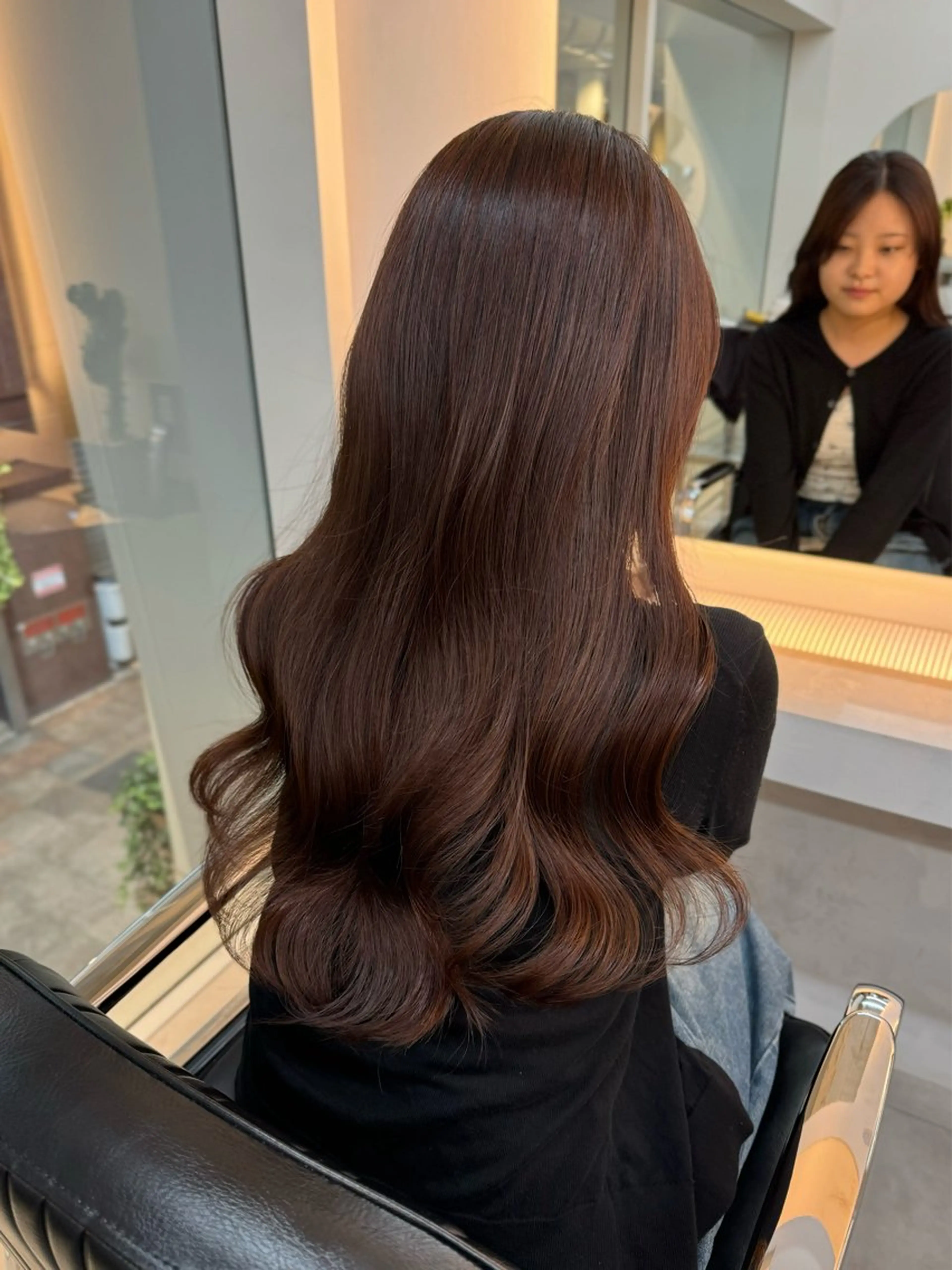 ロング カラー shiro.kobe 森彩華のヘアスタイル