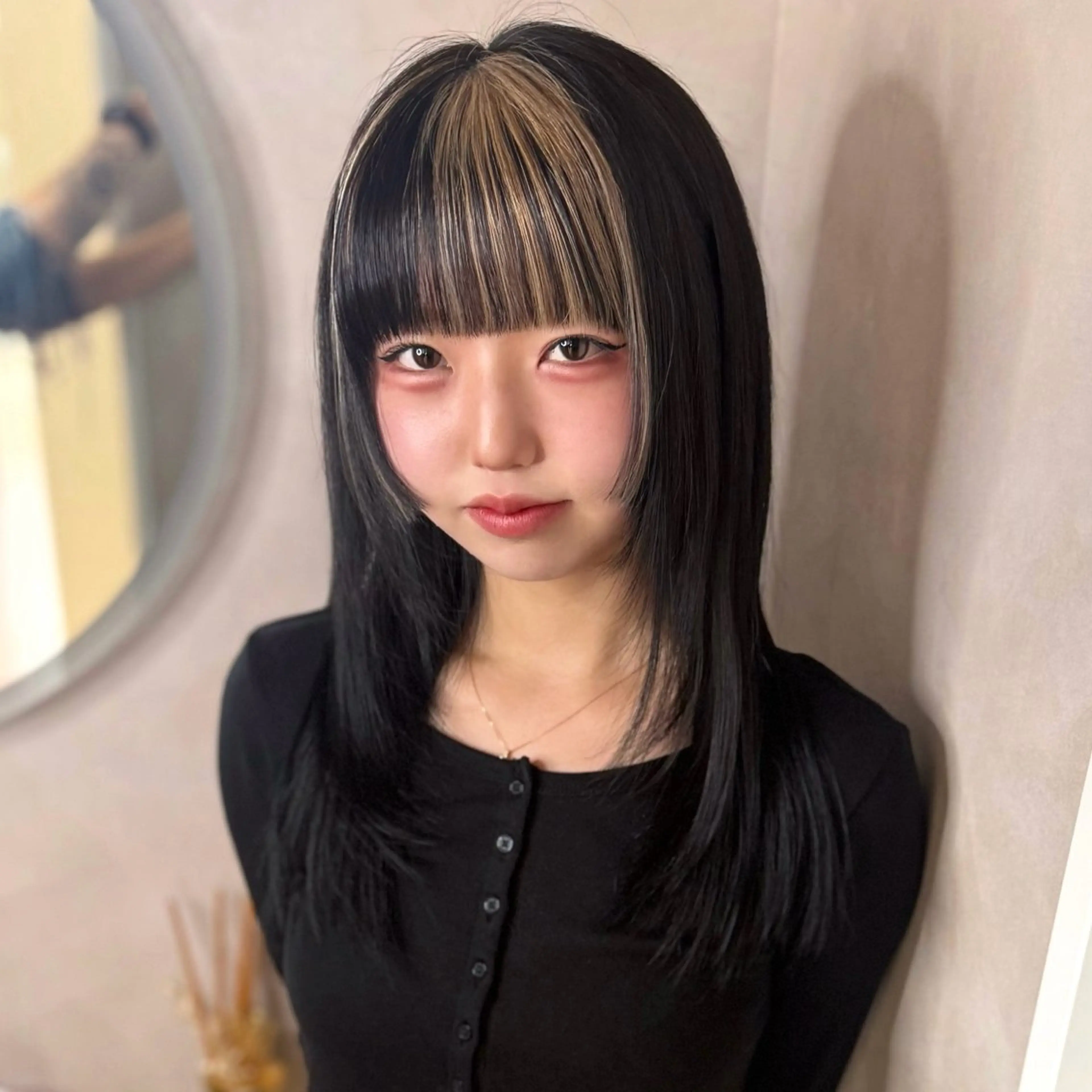 セミロング カラー ブリーチ ヘアカラー Hinako🦋 ブリーチカラーのヘアスタイル