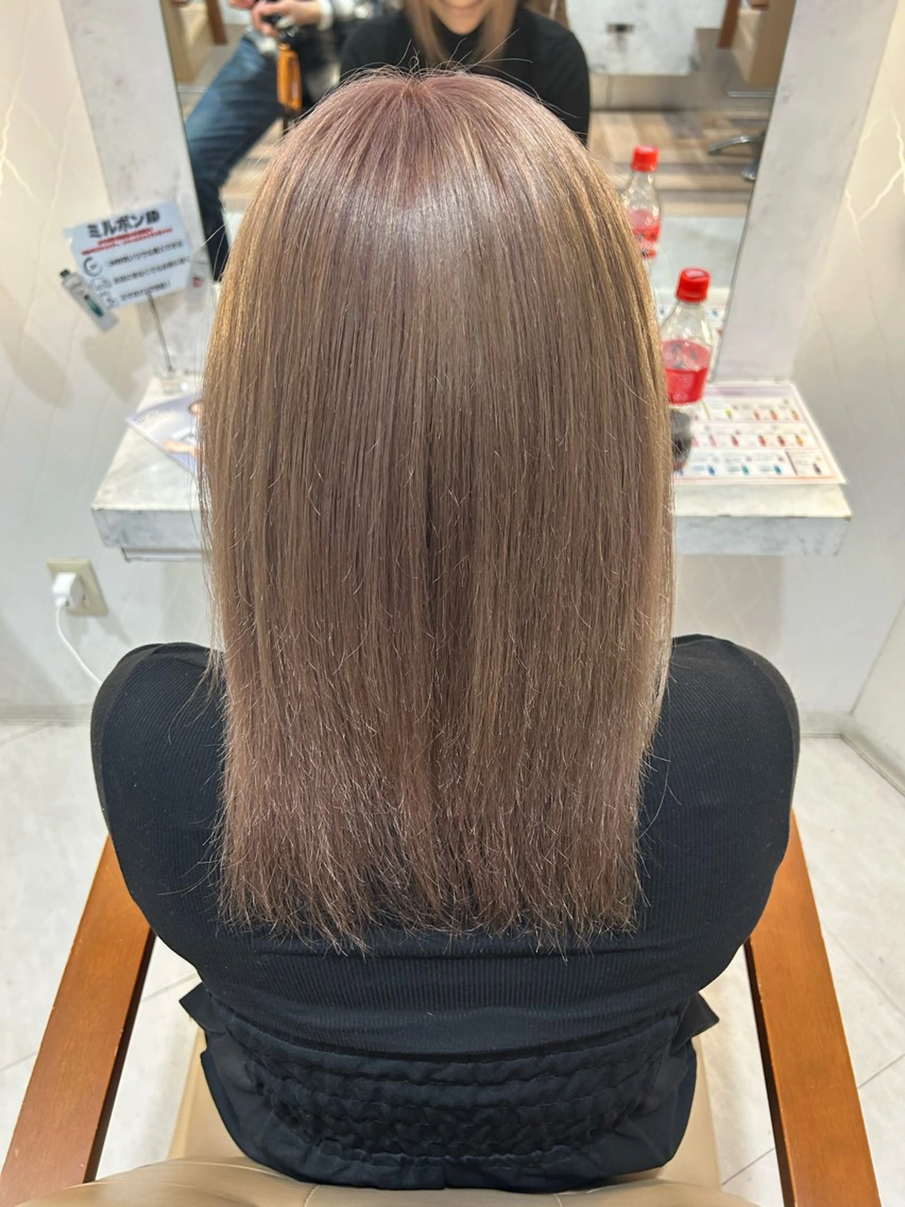 ミディアム カラー ベージュカラー ブリーチ 透明感カラー ダブルカラー ミルクティーベージュ ヘアカラー ヘアメイクwill野田阪神店所属・石井 悠のヘアスタイル