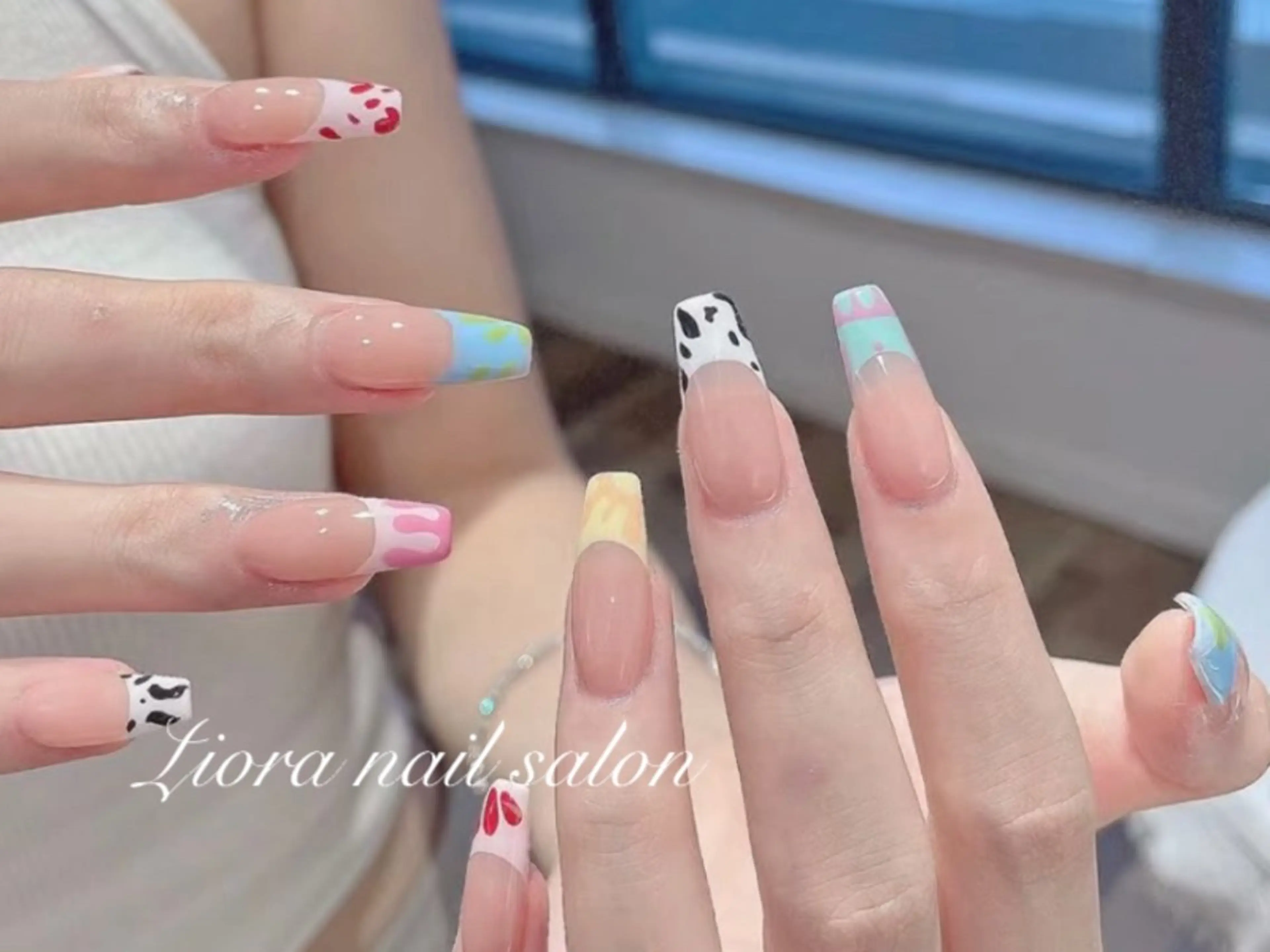 ネイル フレンチネイル ジェルネイル ガーリー グラデーション キラキラネイル ハンドネイル Liora nail スカルプ専門店のネイルデザイン