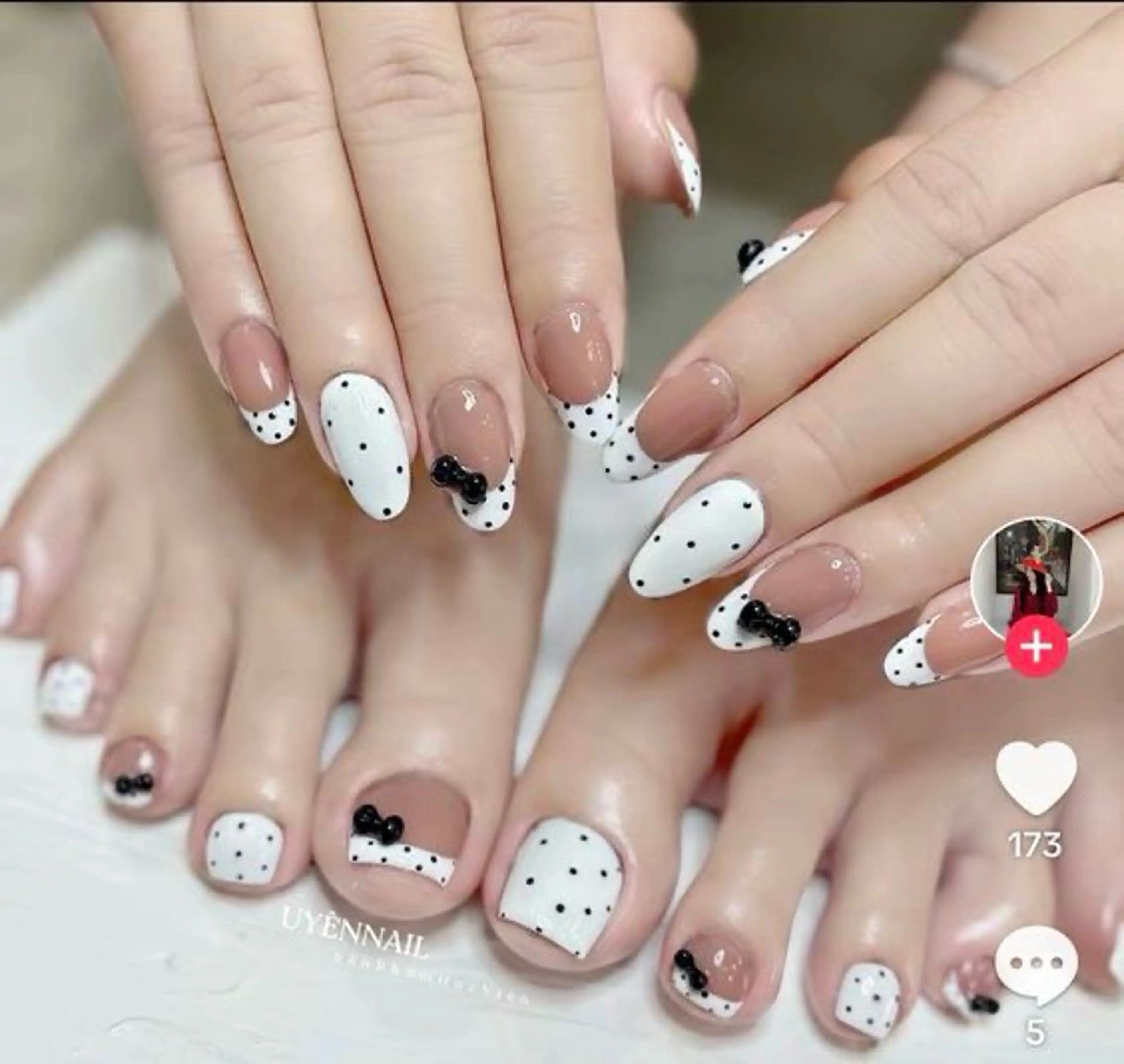 💅ハンド＋🦶フットコース　シンプルデザイン　ケア込みの写真