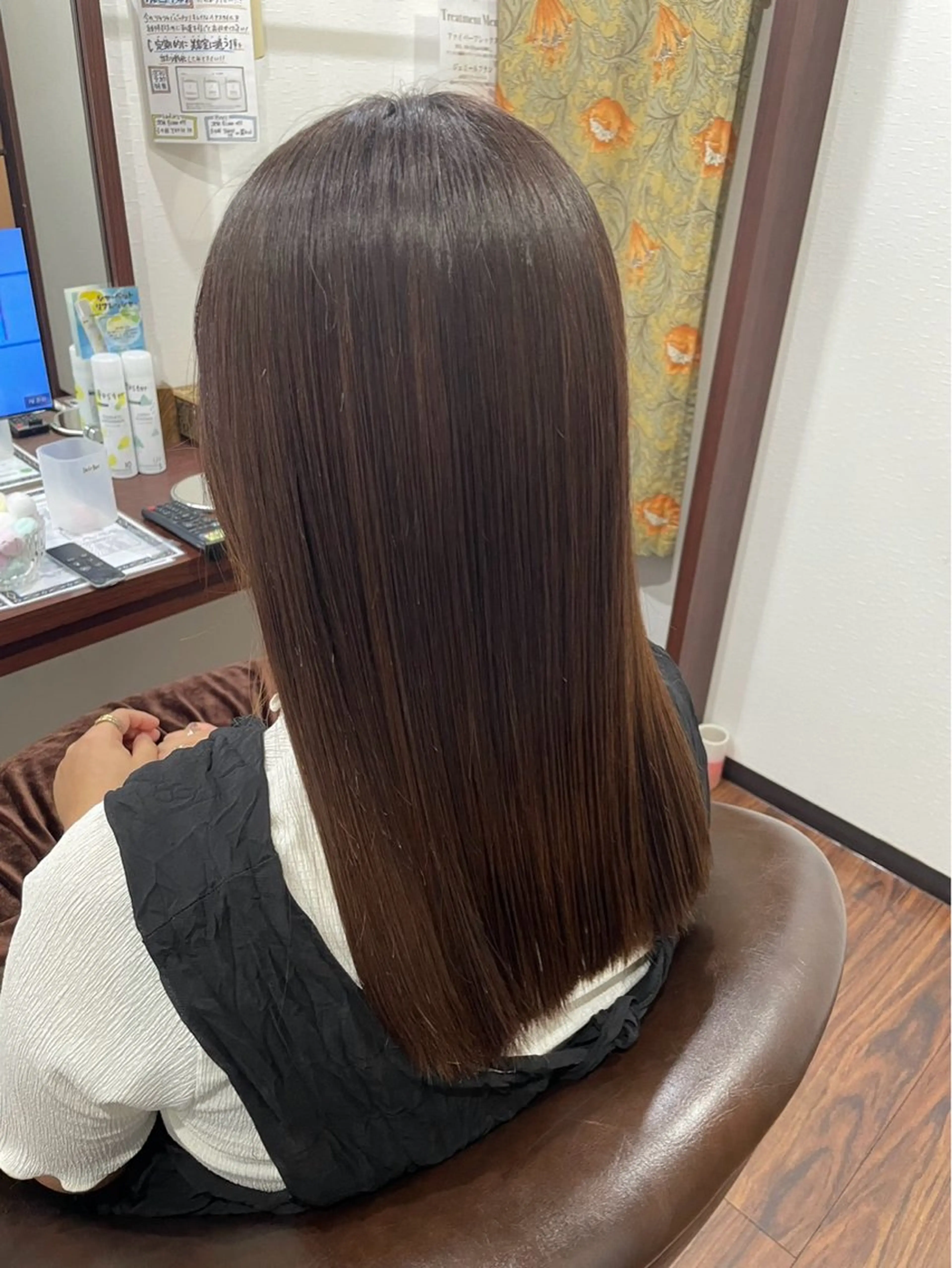 セミロング カラー カット ヘアカラー トリートメント TELAHAIR 副店長 永田のヘアスタイル