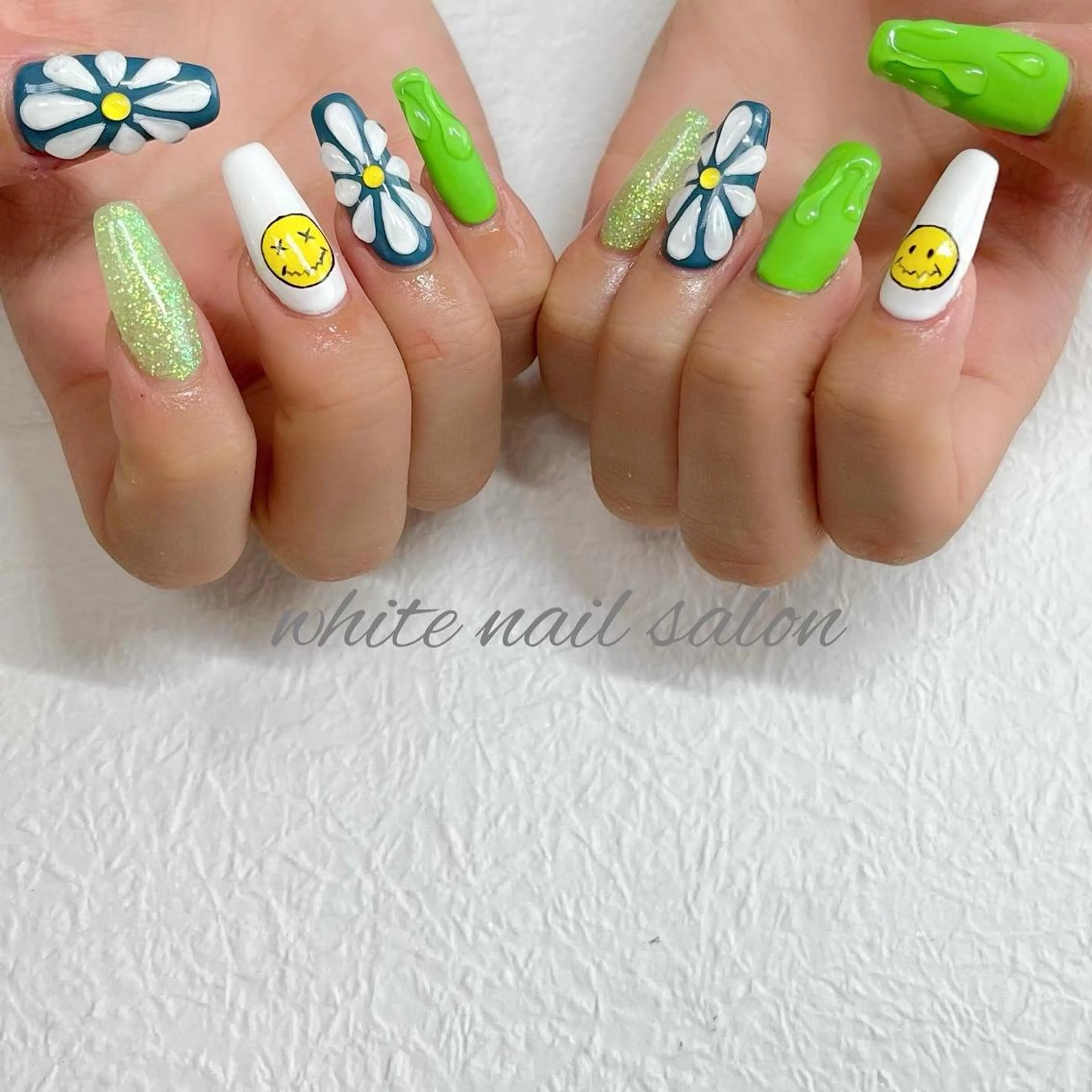 ネイル フットネイル ジェルネイル ハードジェル ラメ(グリッター) 持ち込み ハンドネイル white nail salonのネイルデザイン