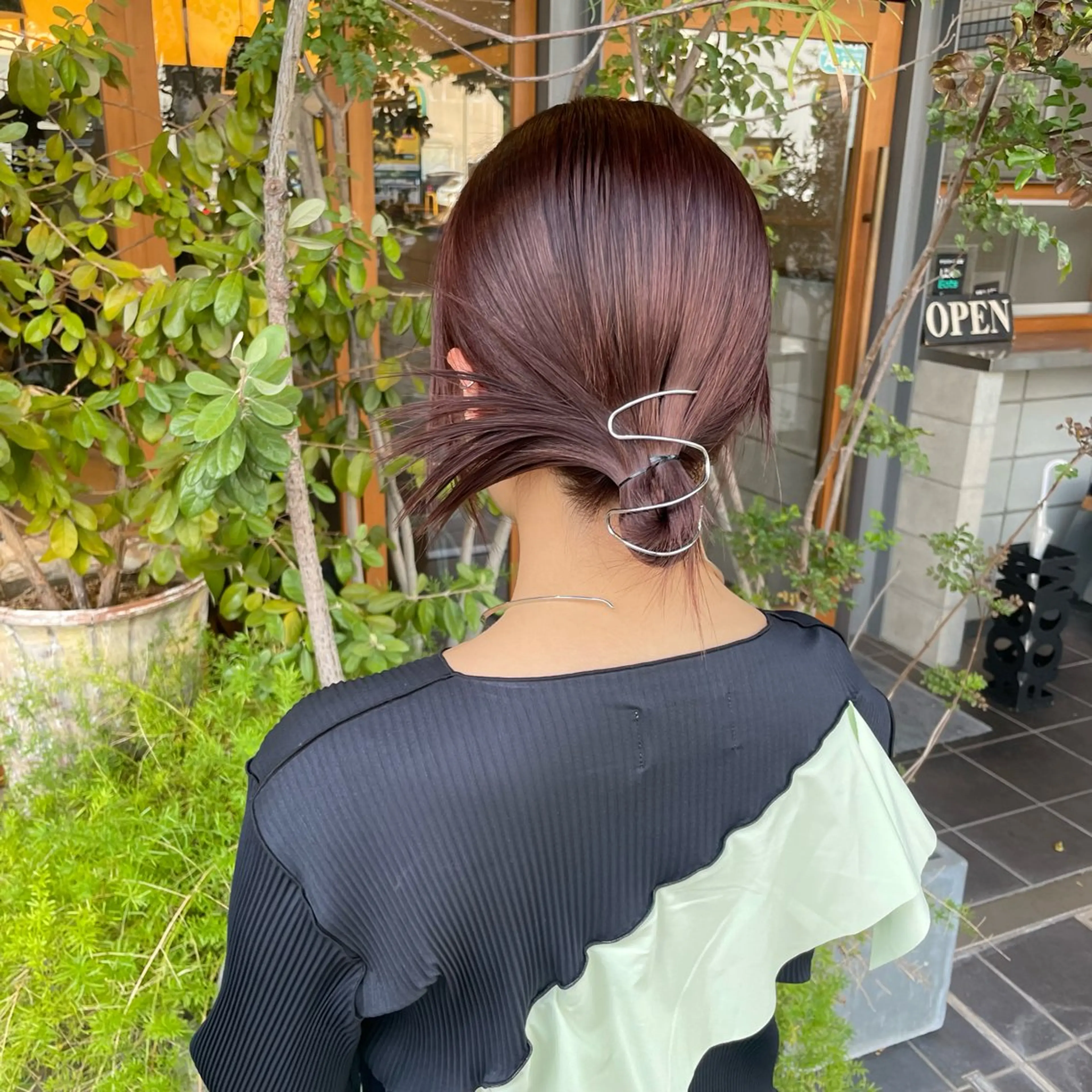 ミディアム ピンクブラウン 栄/レイヤーカット/ ベージュカラー/モモのヘアスタイル