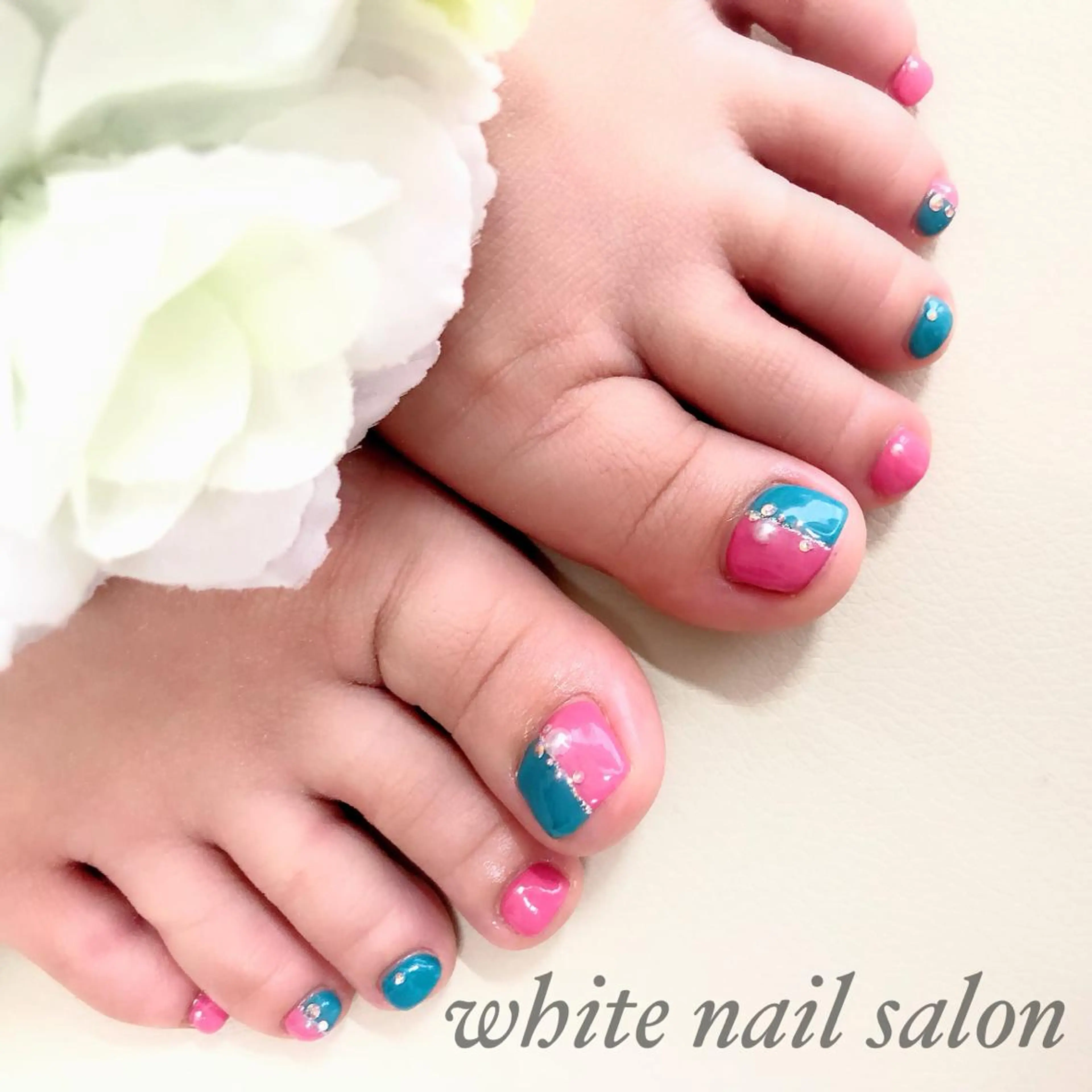 ネイル アートネイル フレンチネイル ジェルネイル ハードジェル 持ち込み フットネイル white nail salonのネイルデザイン