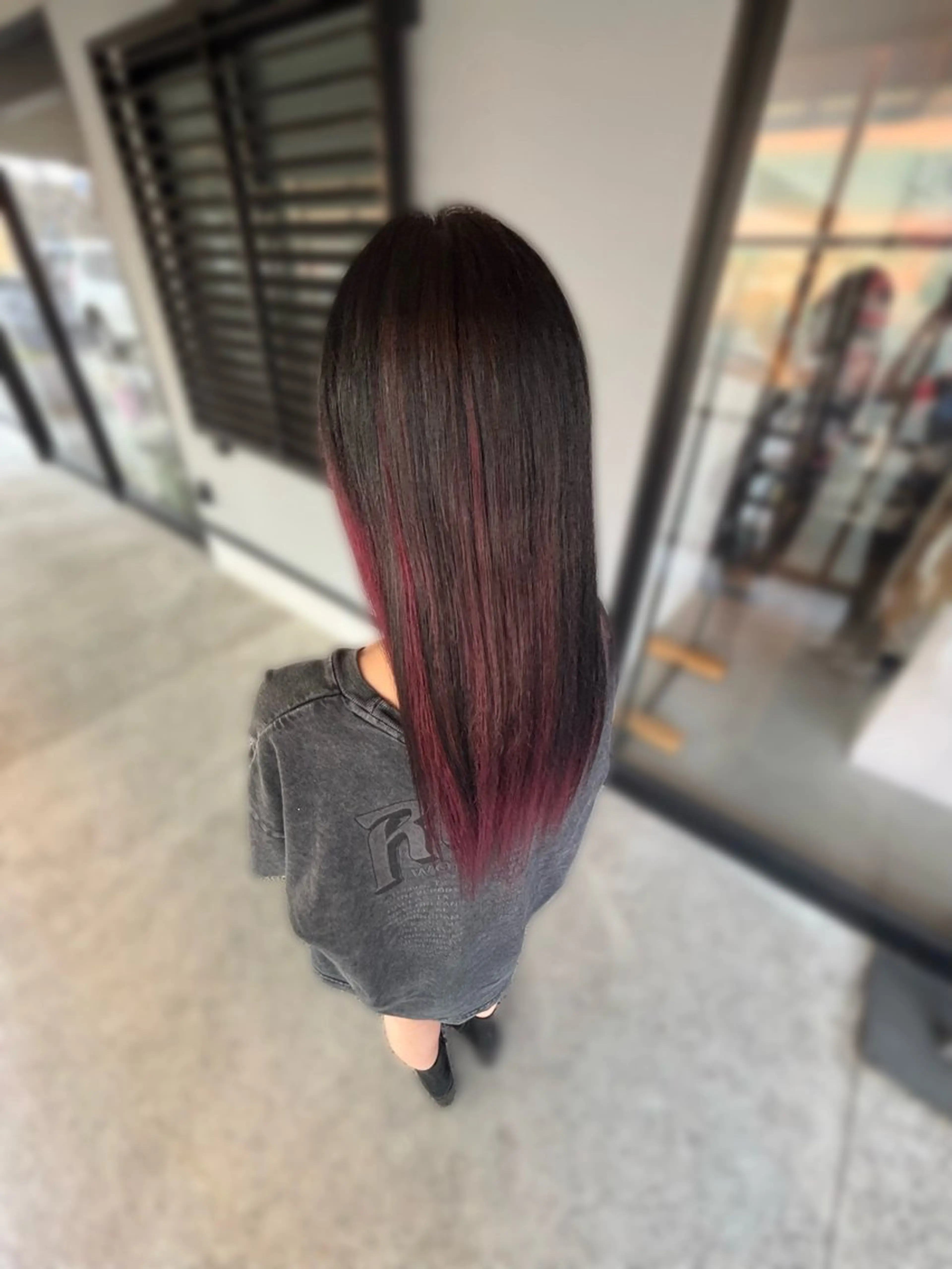 ロング カラー ヘアカラー 西川 璃乃朱のヘアスタイル