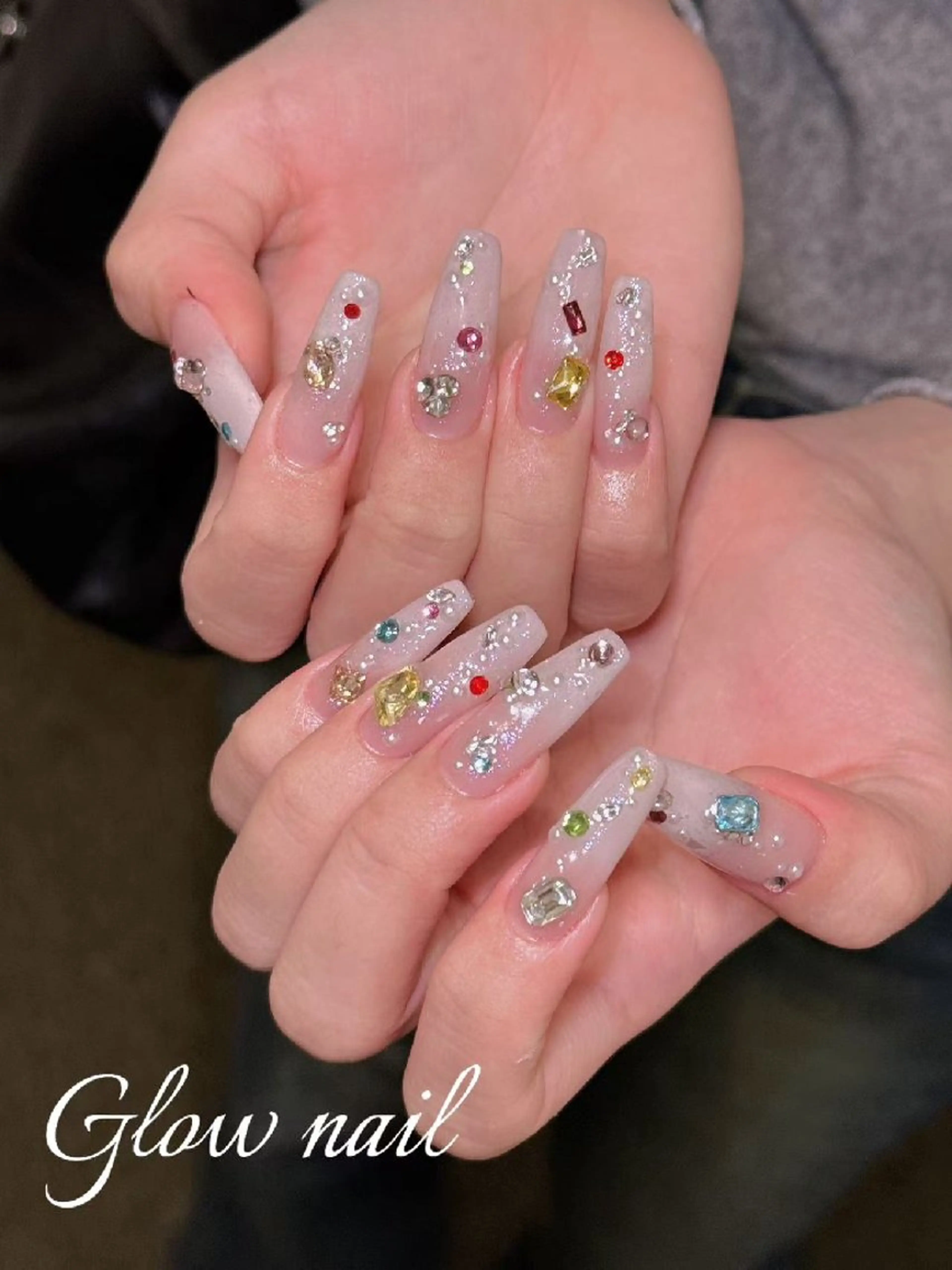 ネイル ハンドネイル グロー ネイルのネイルデザイン