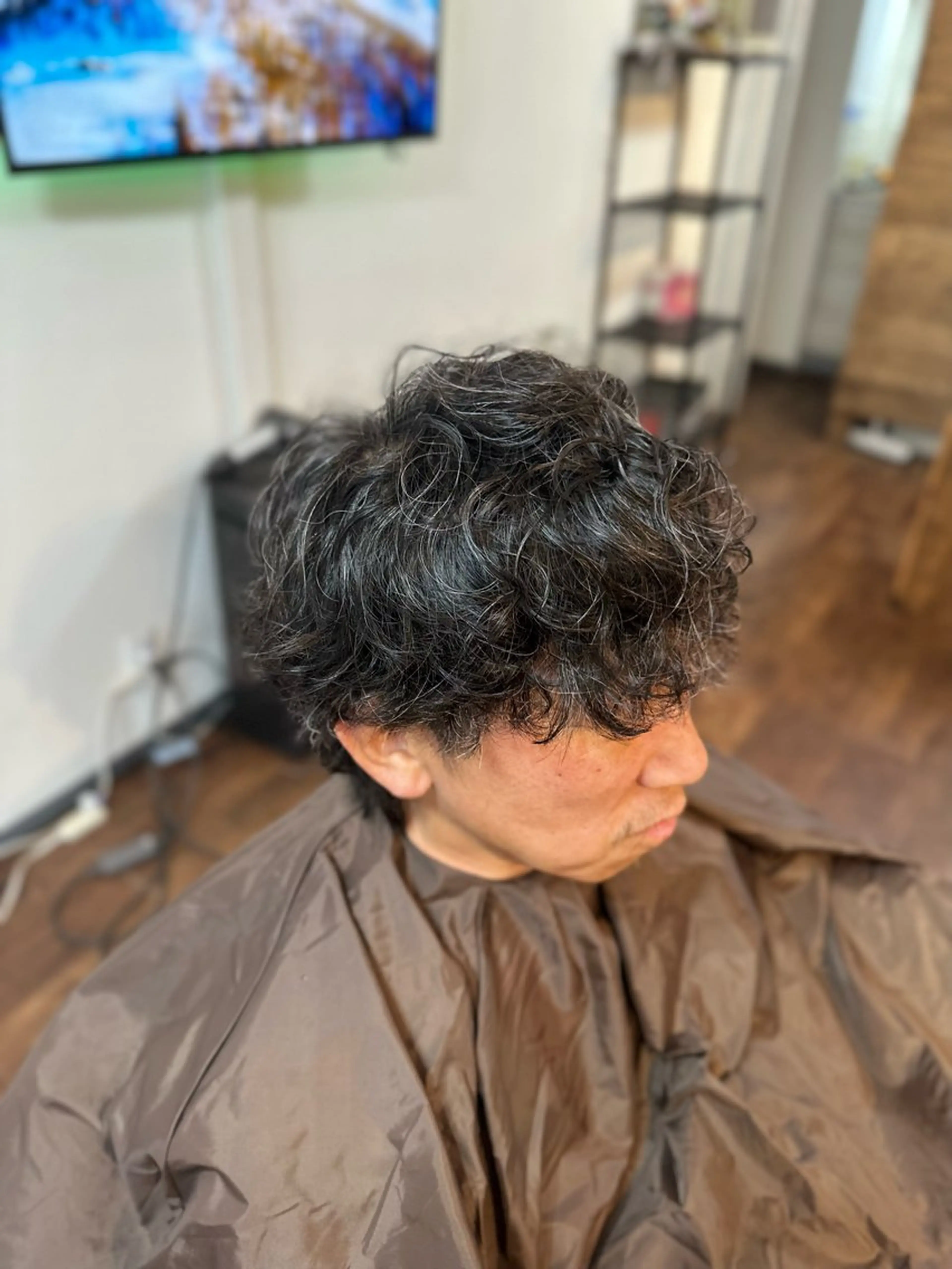 ミディアム パーマ メンズ マッシュウルフ マッシュ メンズウルフカット ウルフカット Luzir⭐︎ GEN⭐︎のヘアスタイル