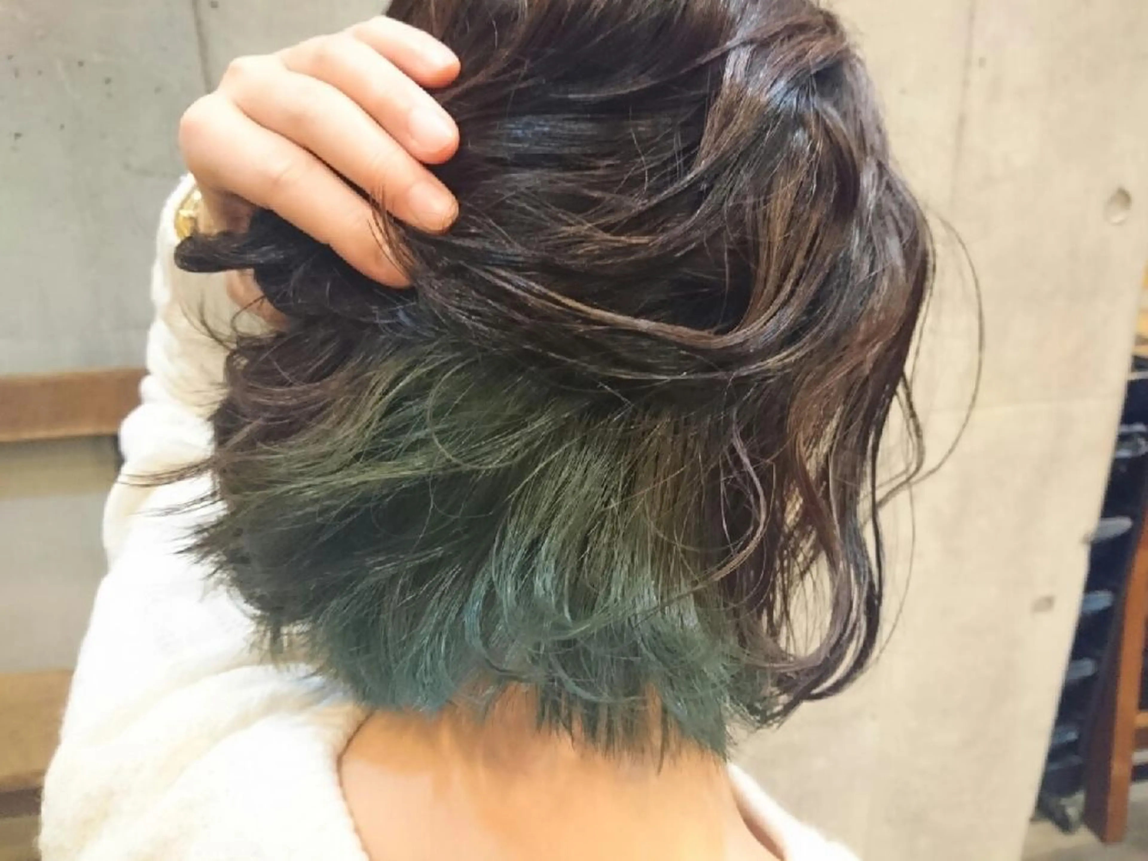 ミディアム カラー カット ヘアカラー トリートメント 小田川 竜也のヘアスタイル