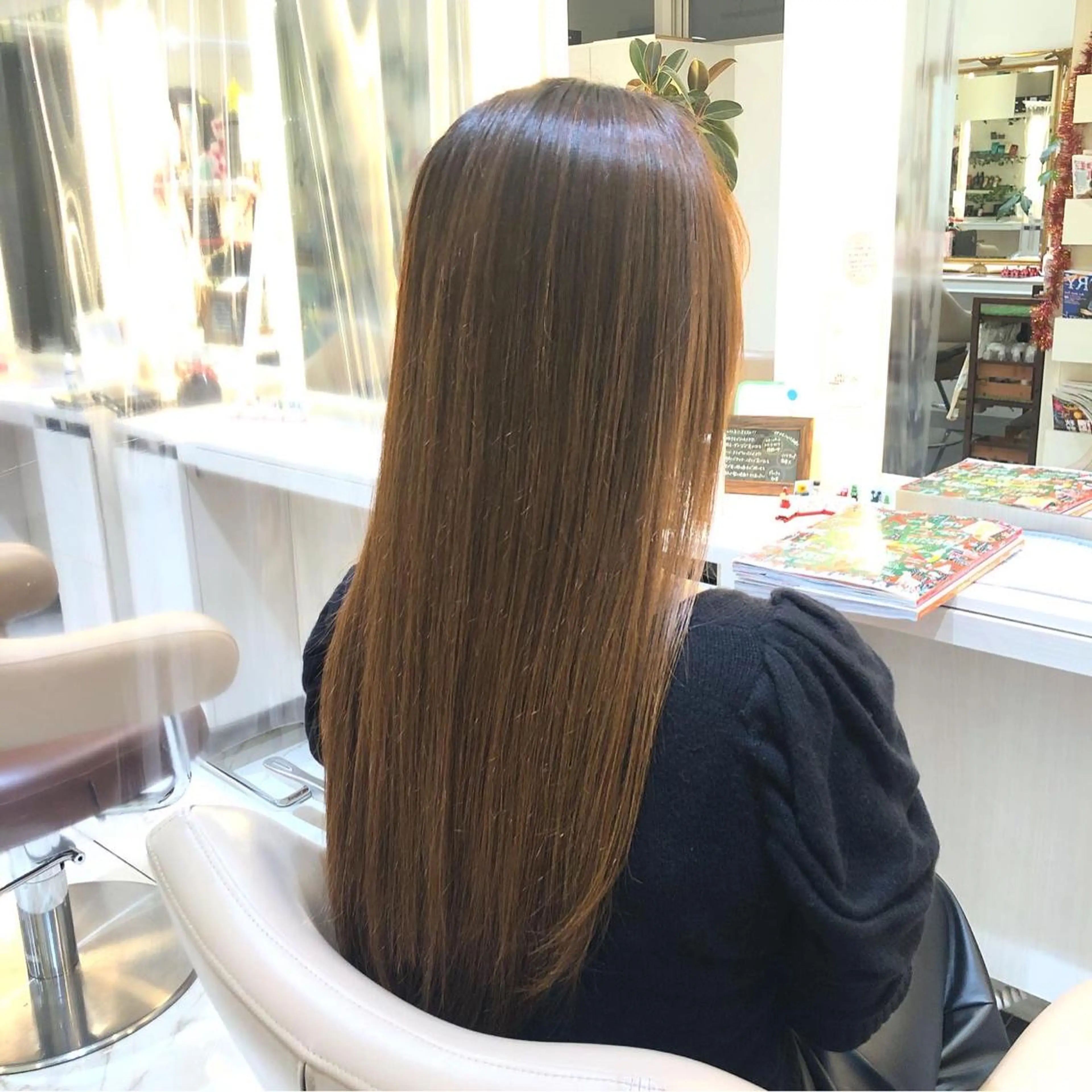 ロング パーマ 髪質改善 縮毛矯正 ストレートパーマ 安井　昴 💫ブリーチ縮毛矯正のヘアスタイル