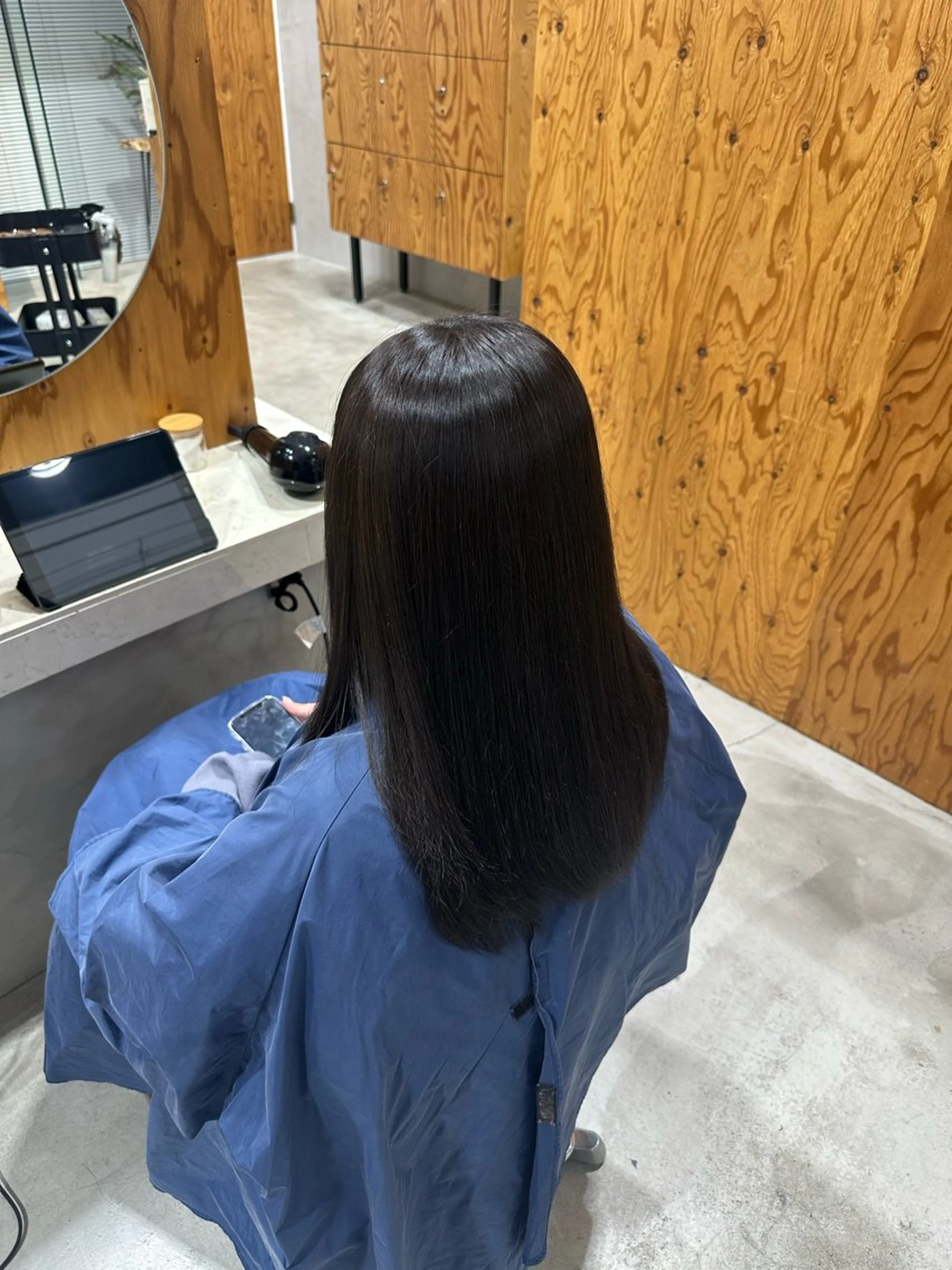 セミロング ヘアカラー 髙橋 愛佳のヘアスタイル