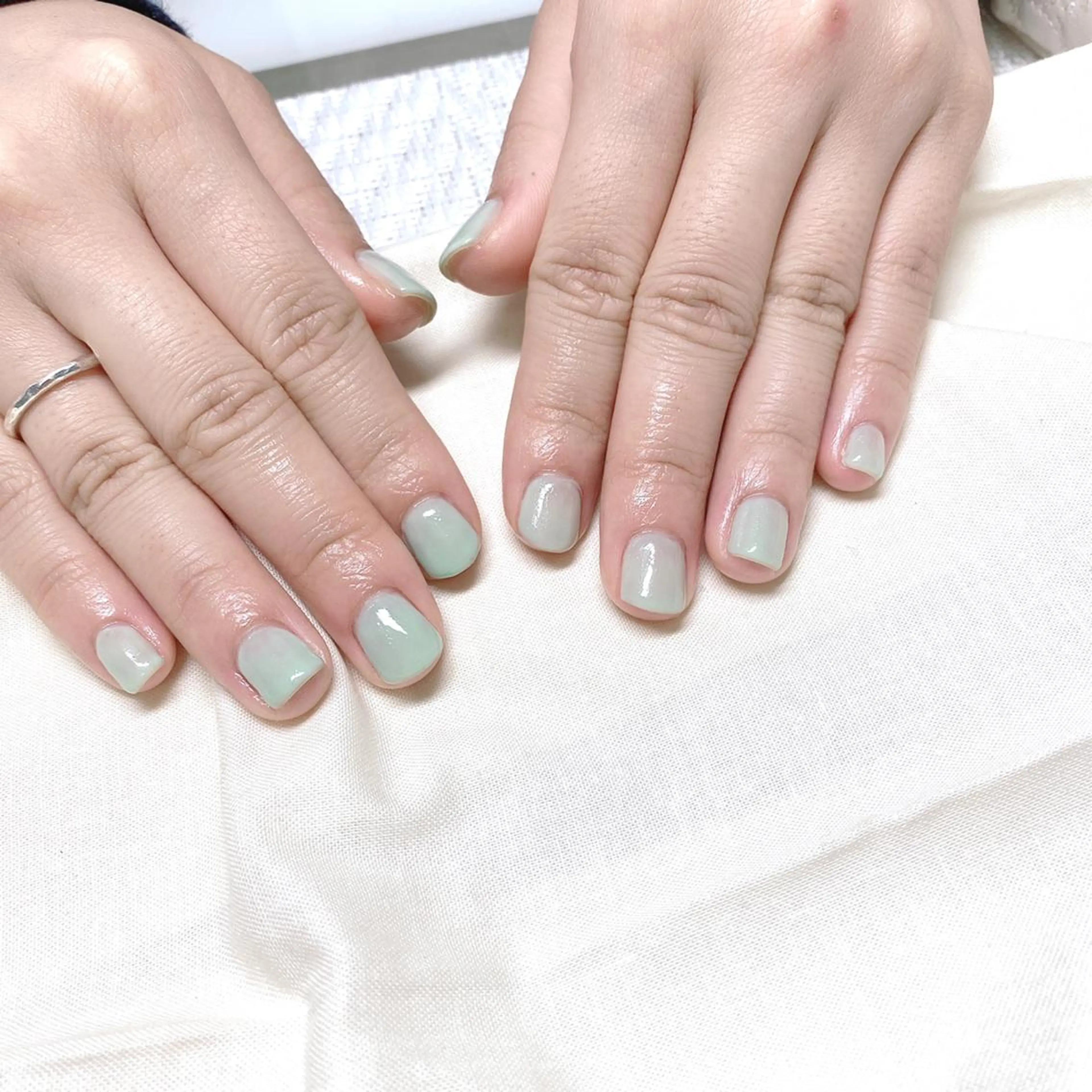 ネイル ワンカラーネイル スクエアネイル ハンドネイル ハンドケア 【育児休暇中】今中 沙季のネイルデザイン