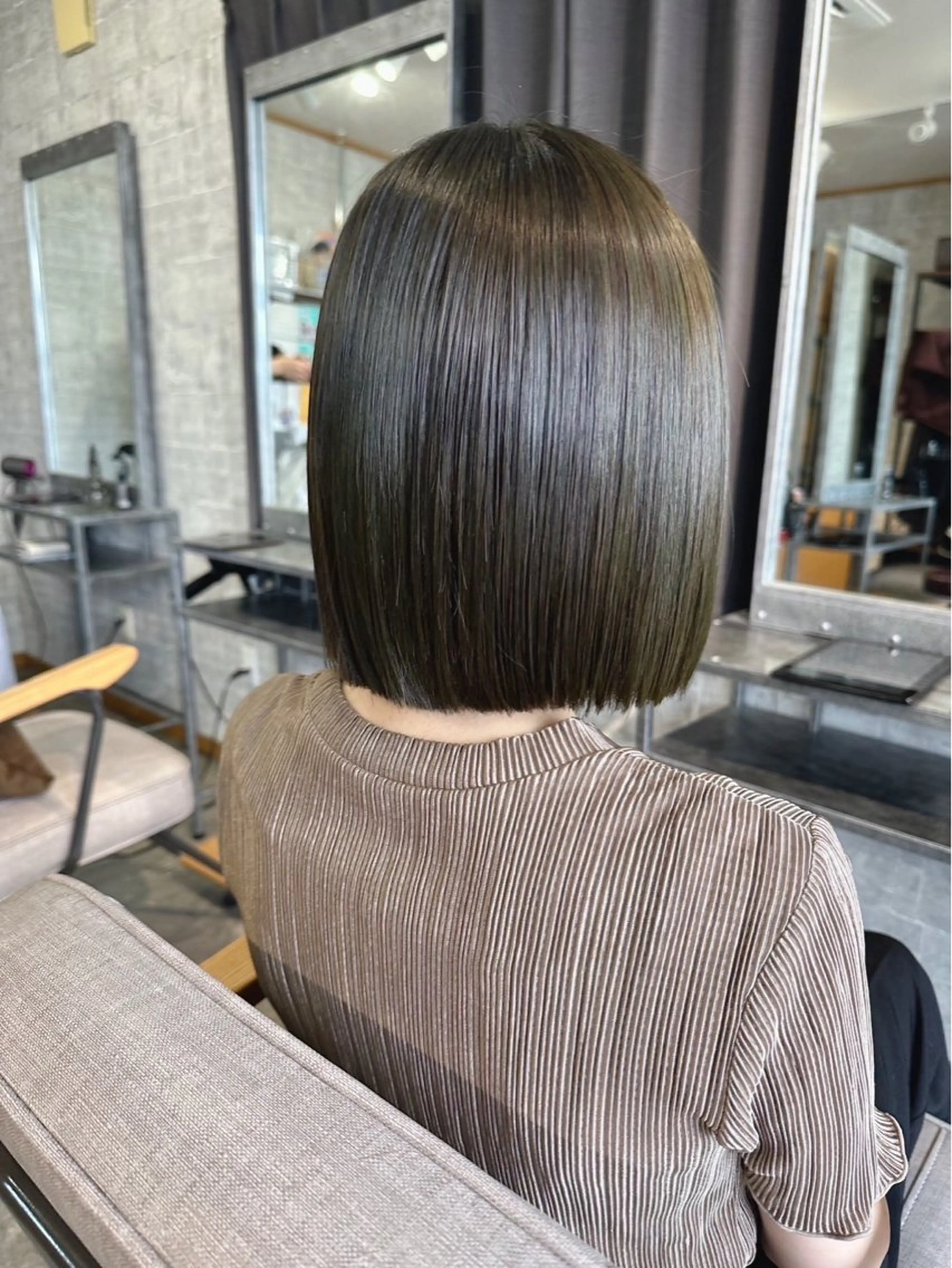 ショート ボブ ショートヘア 縮毛矯正 猪股 唯菜のヘアスタイル