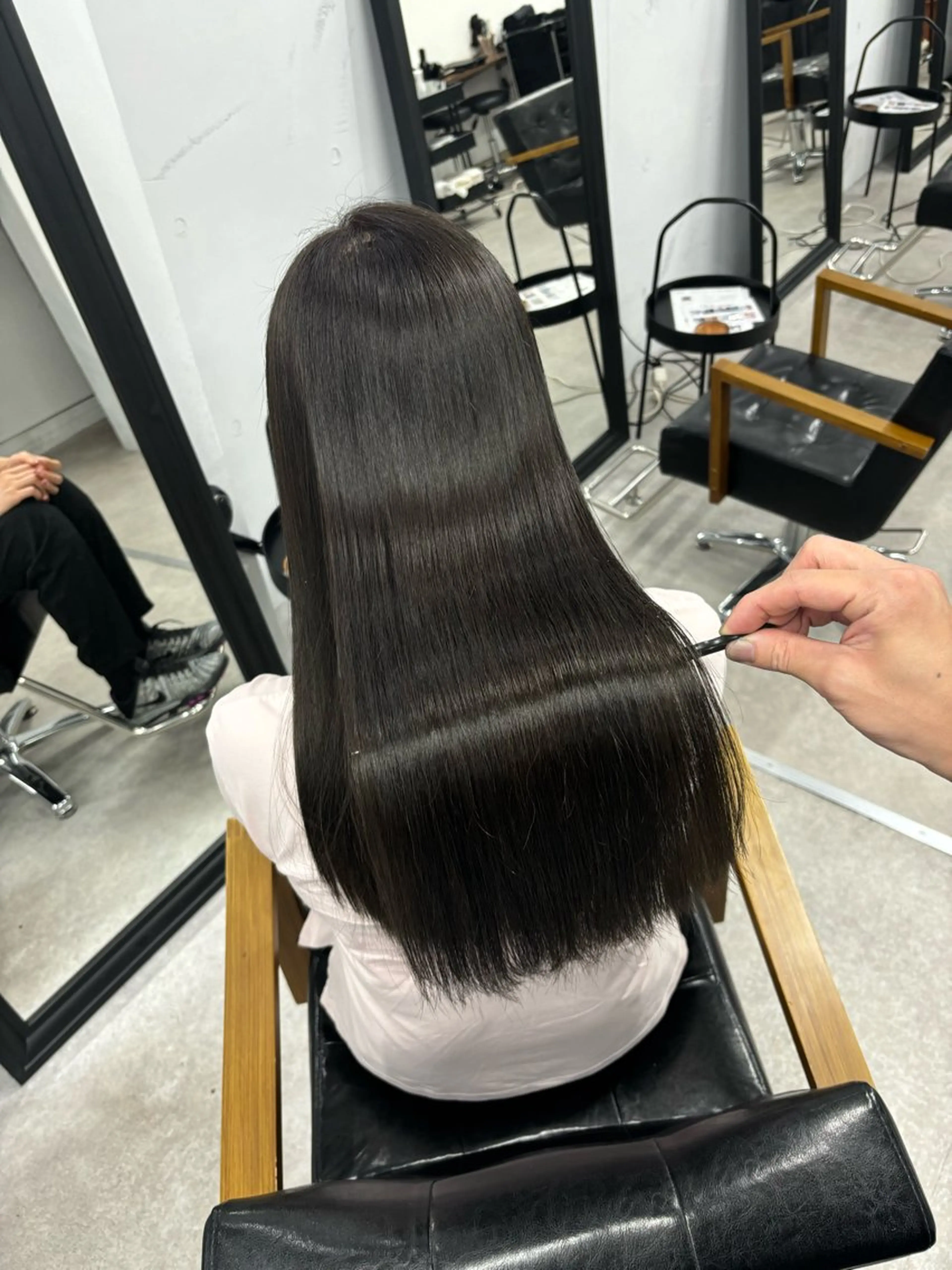 ロング カラー アッシュ ベージュカラー オリーブベージュ 髪質改善 トリートメント darts所属・マツダ レンのヘアスタイル