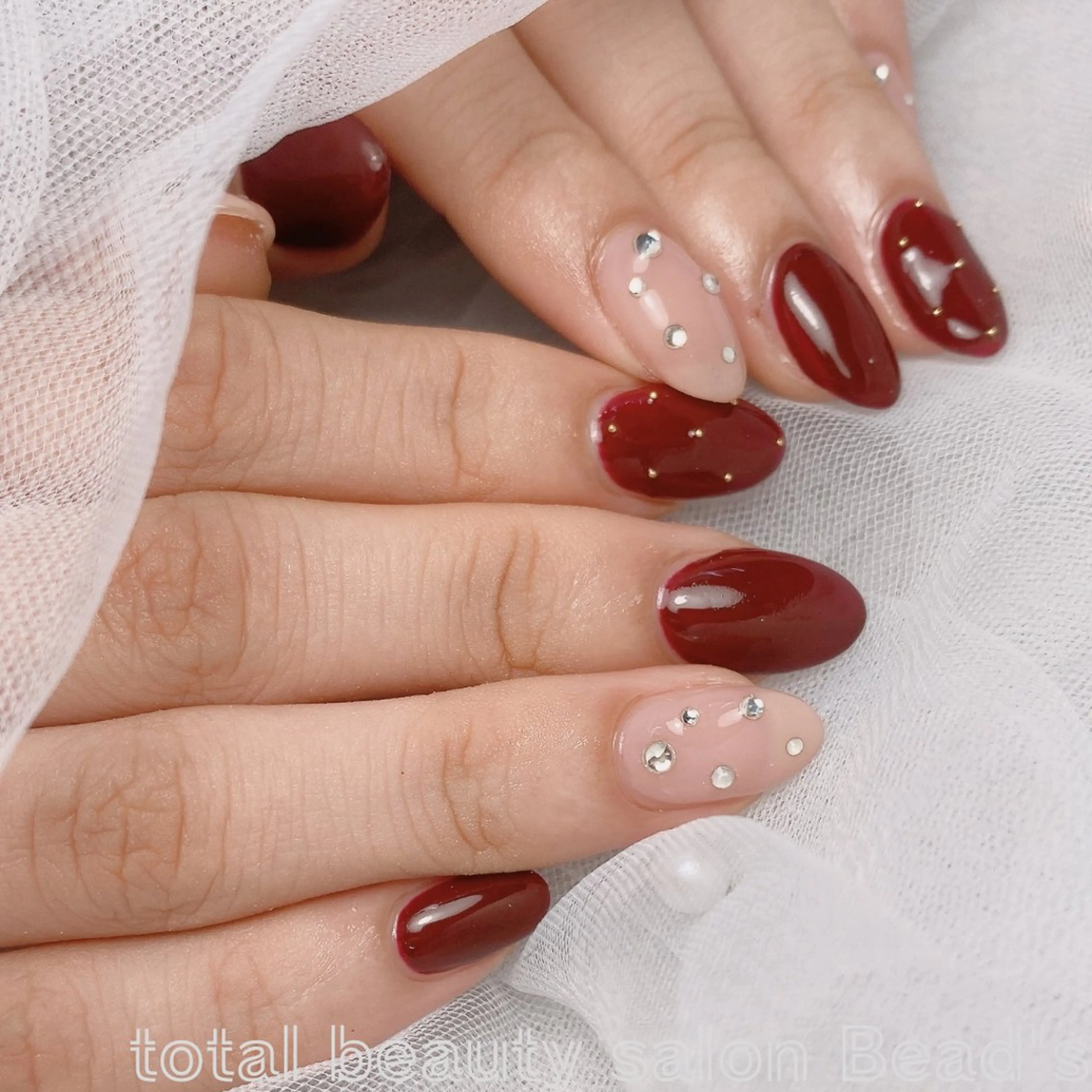 ネイル ストーンネイル トータルビューティー サロンビーズのマツエク・マツパデザイン