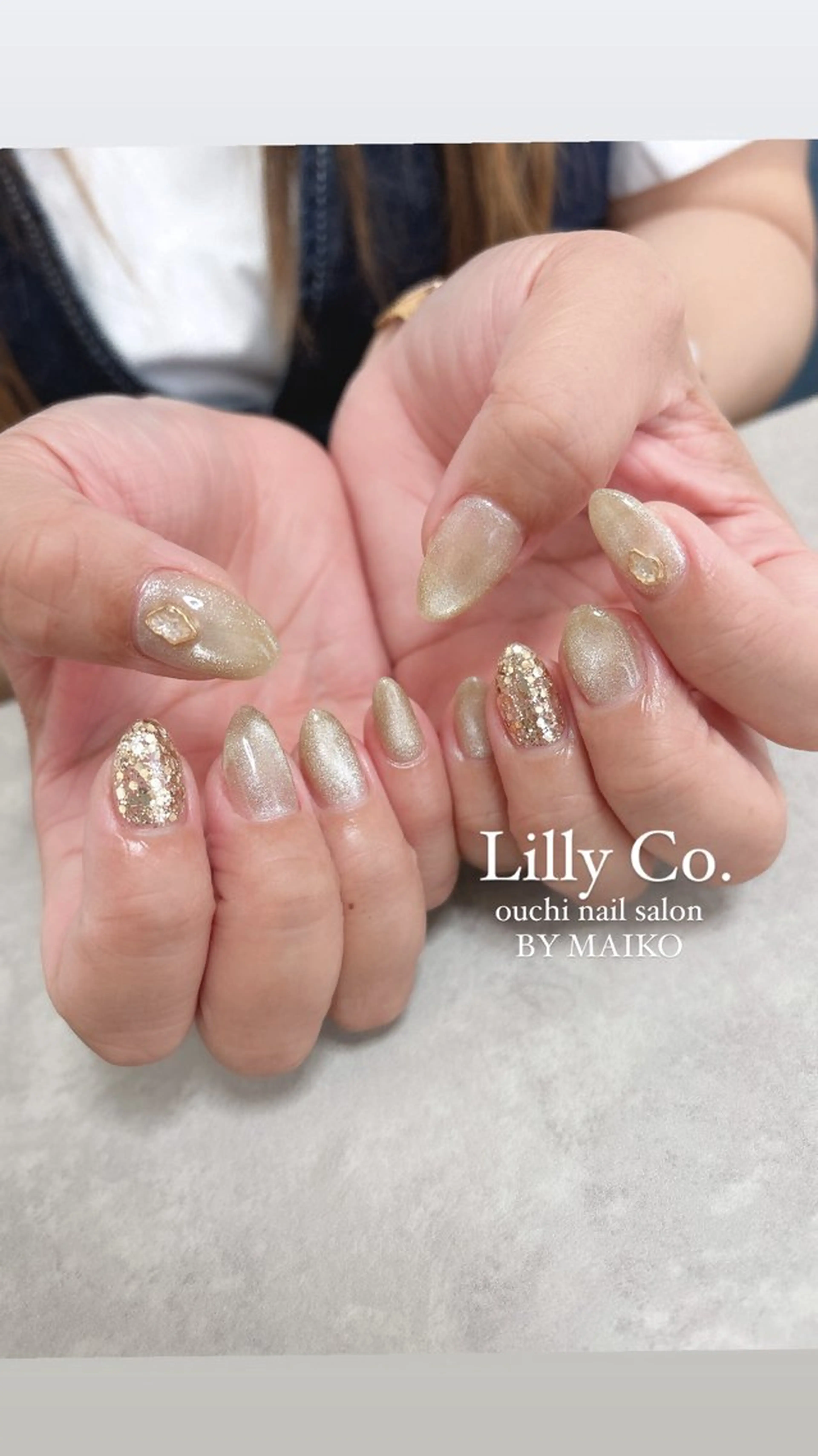 ネイル ゴールド シンプルネイル ハンドネイル ハンドケア Lilly Co.のネイルデザイン