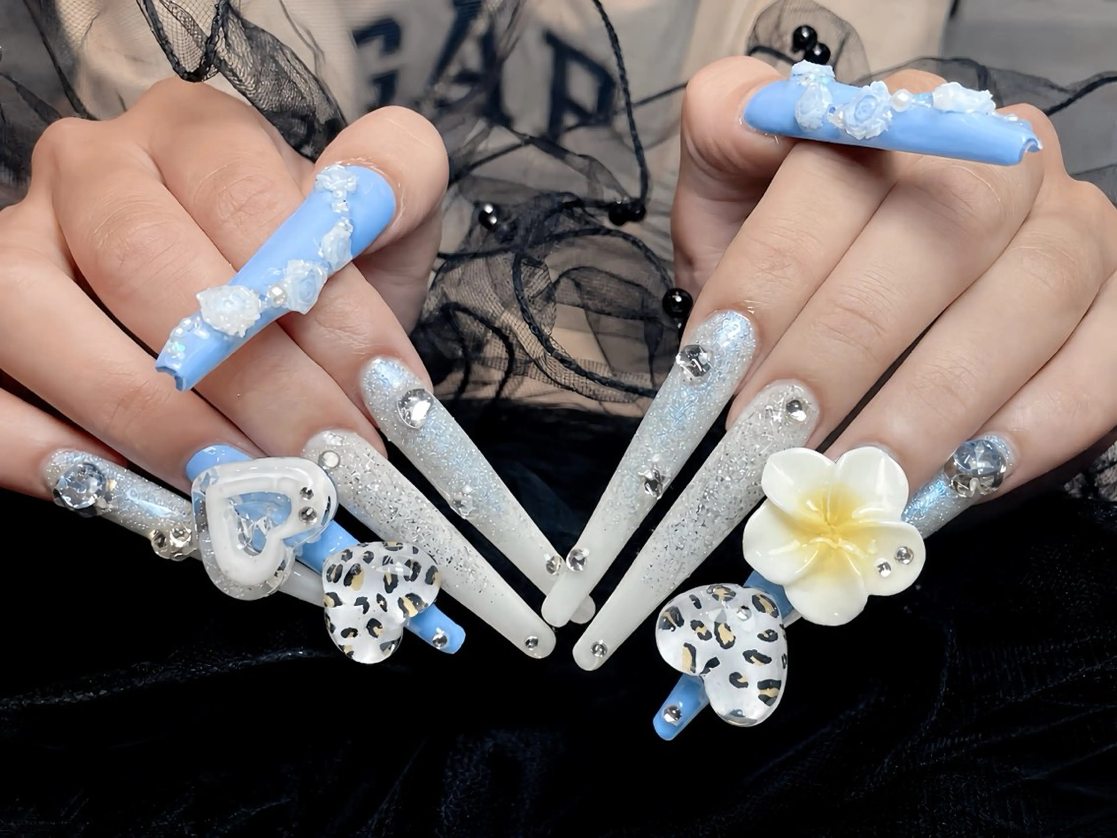ネイル アートネイル チークネイル ジェルネイル ロングネイル マグネットネイル ハンドネイル Rin Nail 新大久保店のネイルデザイン