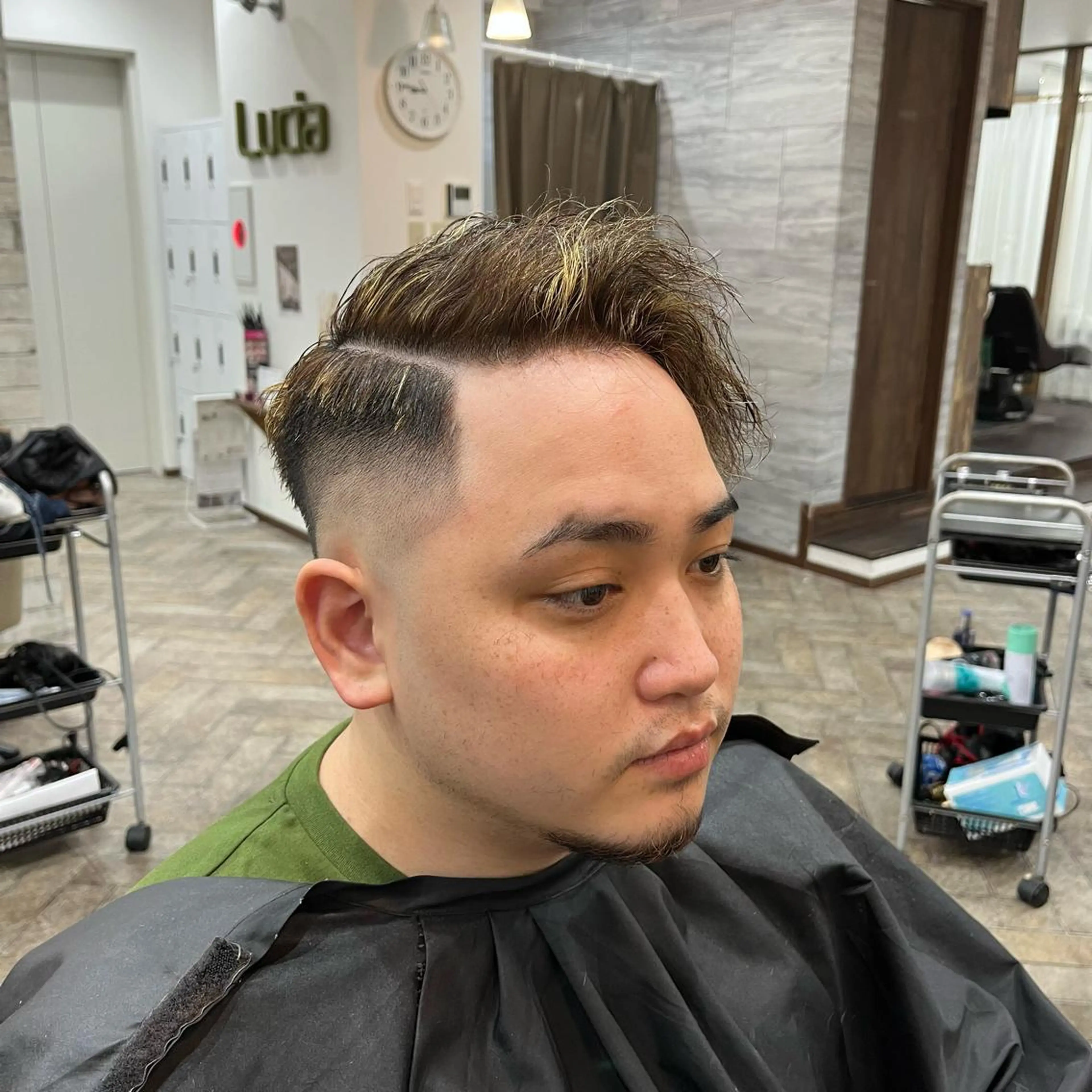 ショート カラー パーマ ハイライトカラー ハイライト カット ヘアカラー パーマ トリートメント ヘアセット メンズサロン ANSWERのヘアスタイル