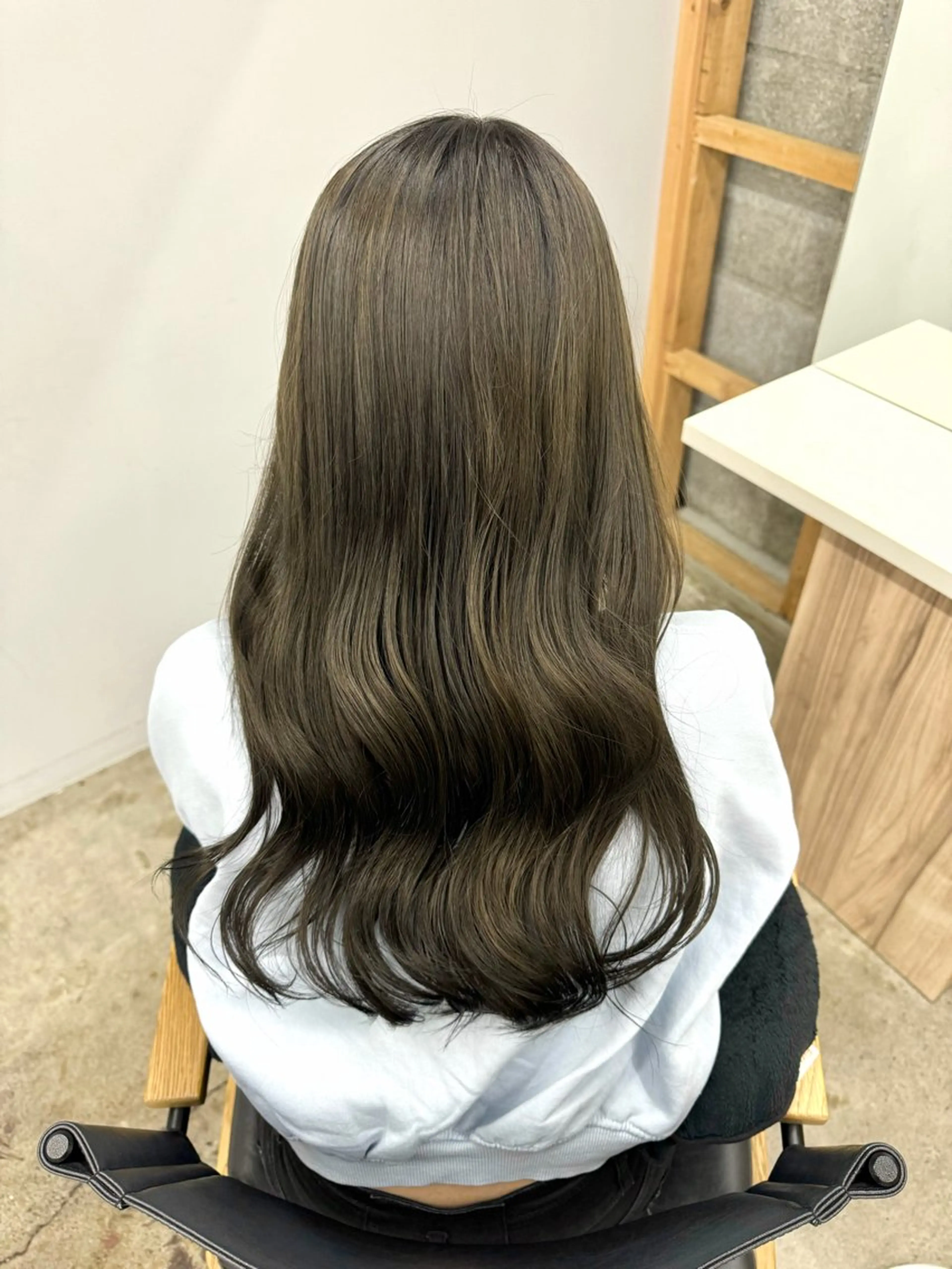カラー cie ヒナタのヘアスタイル