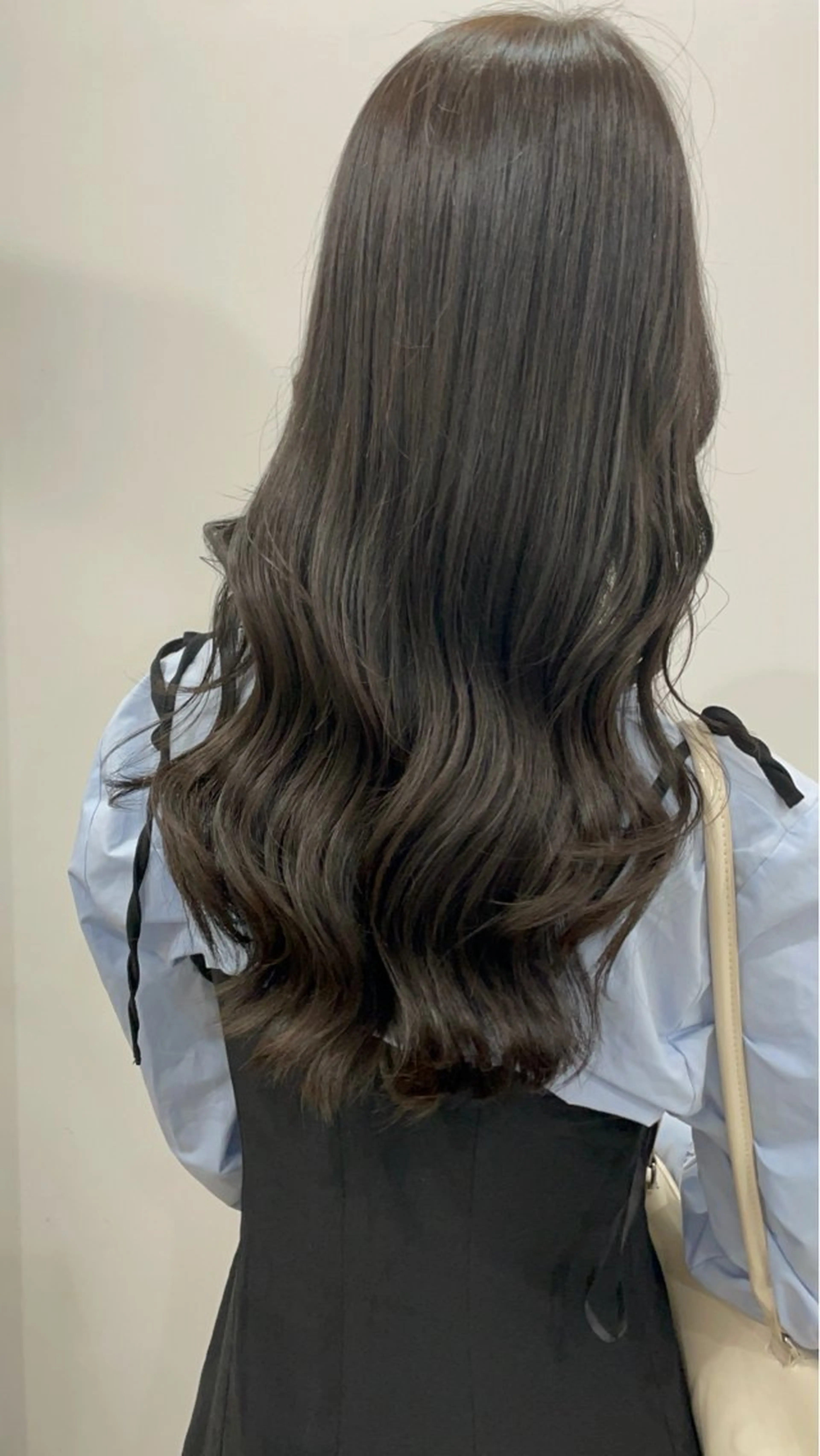 ロング ニシザカ マナのヘアスタイル