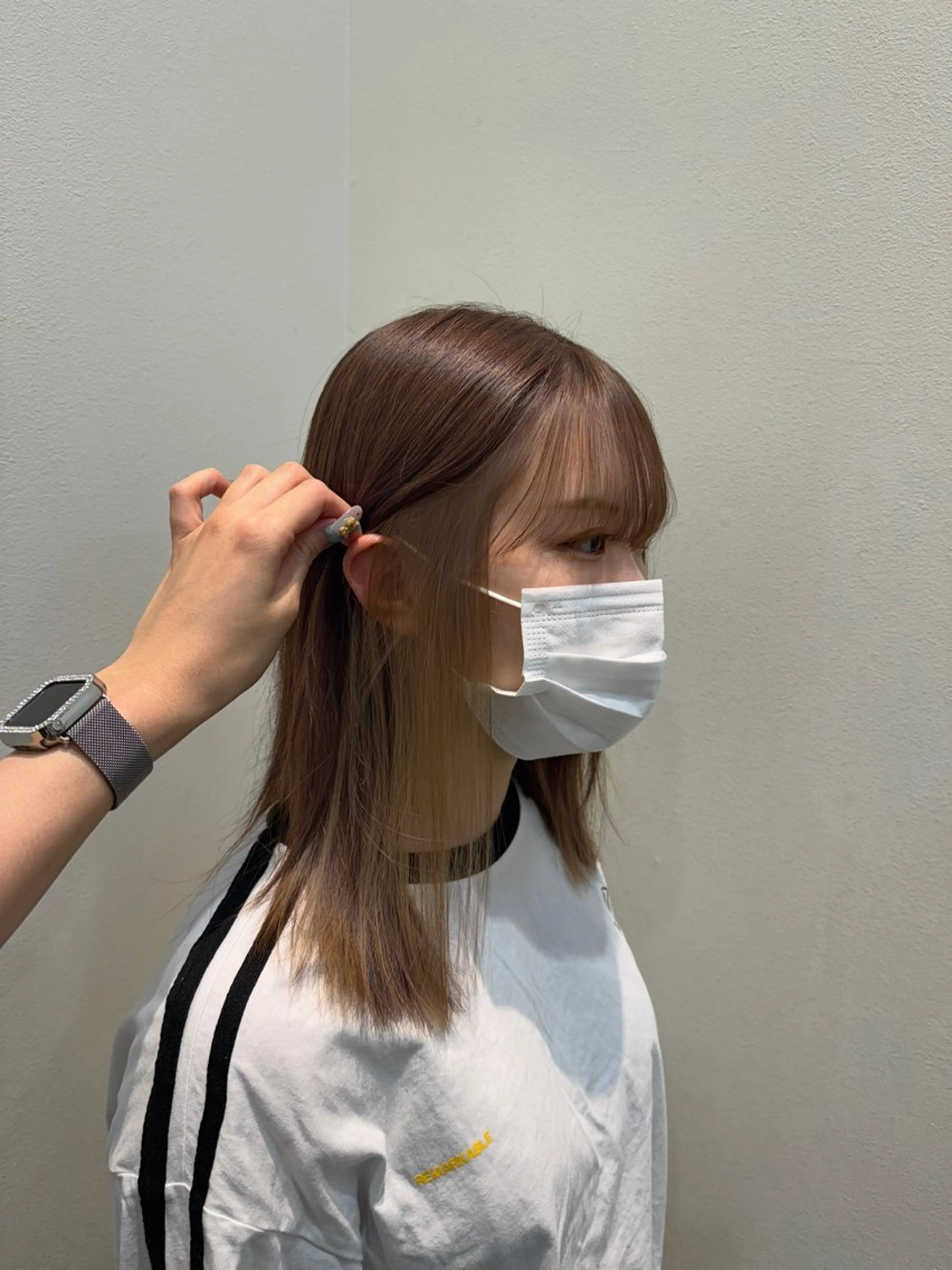 ミディアム カラー ベージュカラー ブリーチ ミルクティーベージュ カット ヘアカラー 堀越 美羽のヘアスタイル