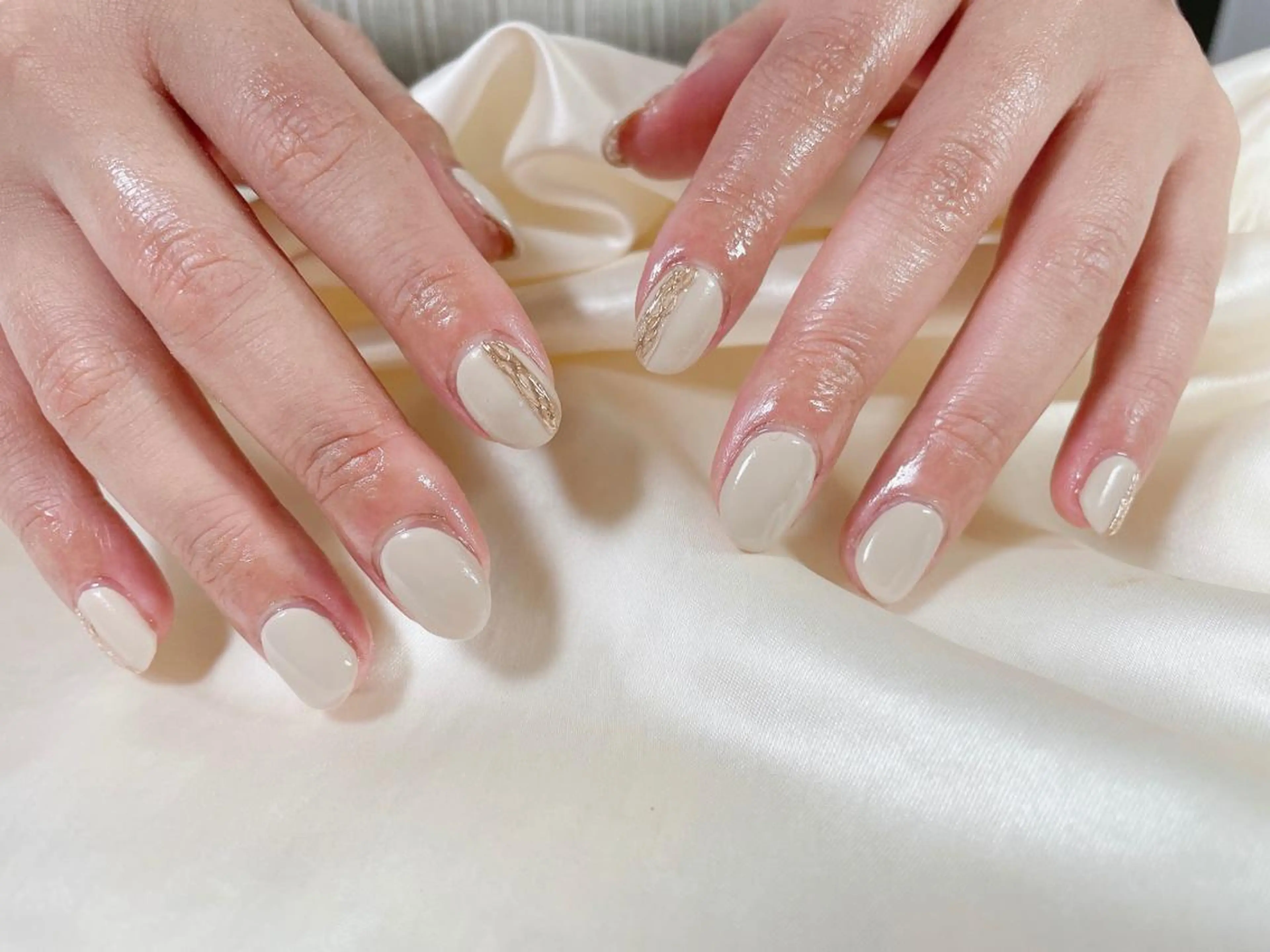 ネイル シンプルネイル mogunail &blowのネイルデザイン