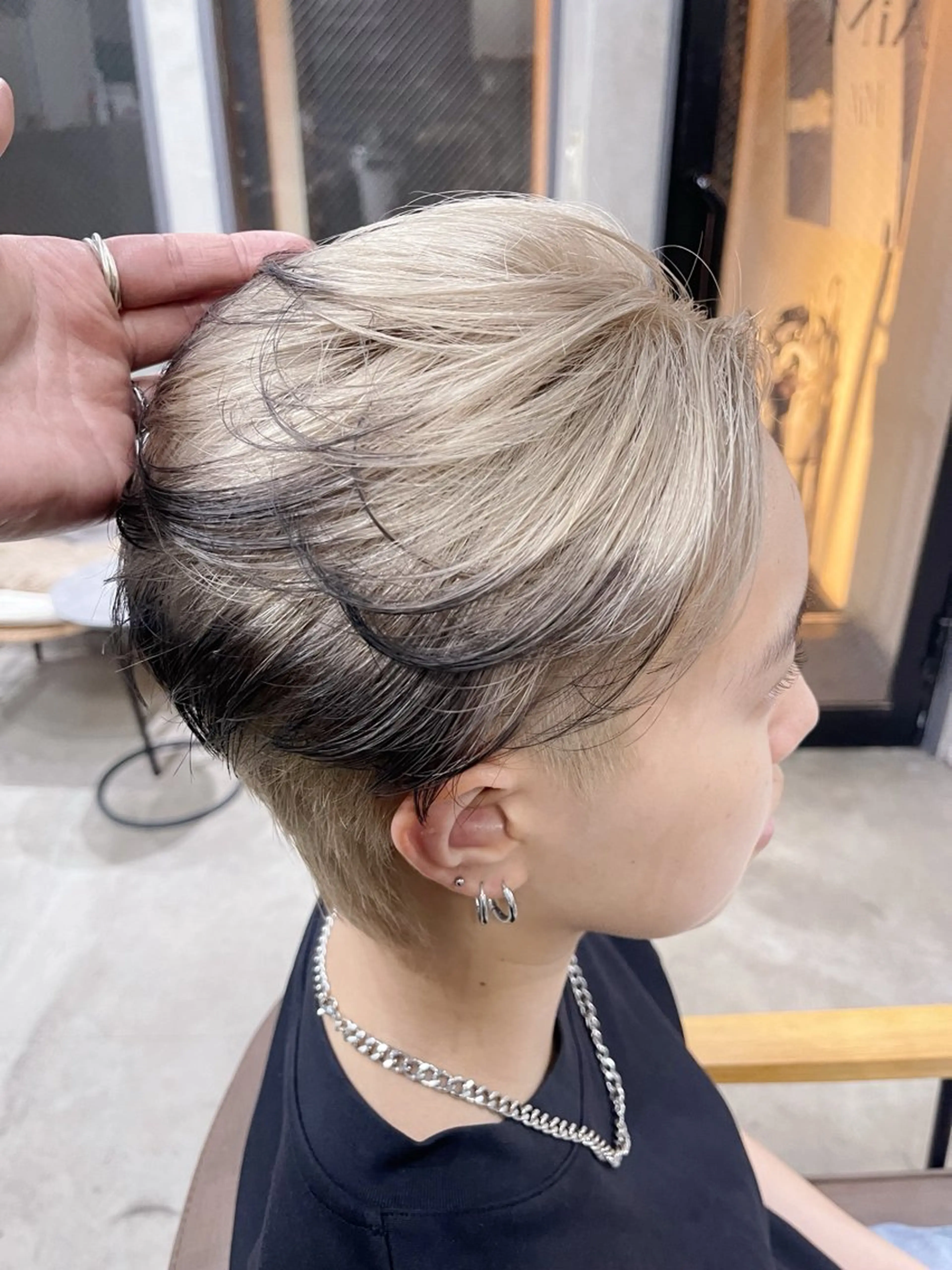 ショート カラー ベージュカラー ホワイトベージュ ヘアカラー トリートメント AiM 大名　似合わせカットのヘアスタイル