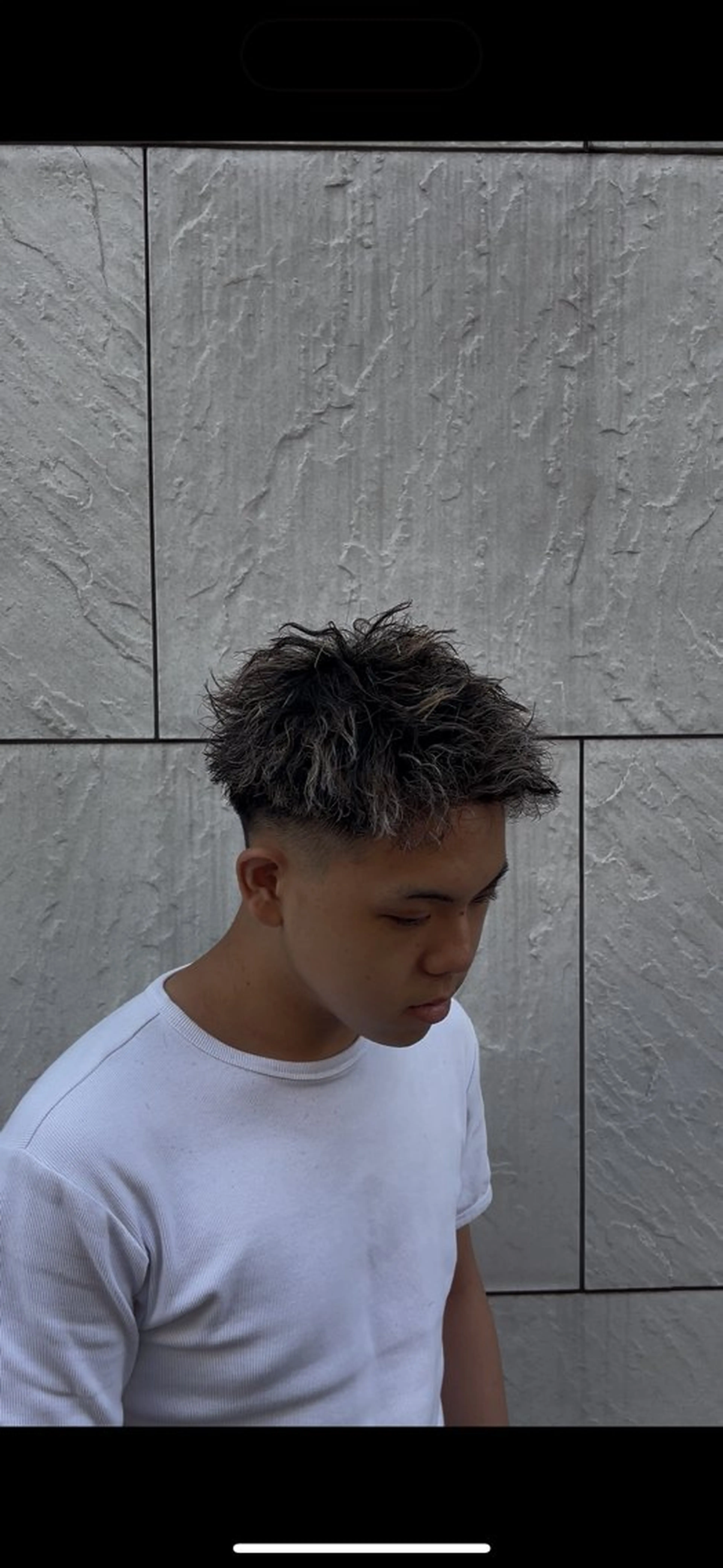 パーマ メンズハイトーン 北斗💍レイヤーのヘアスタイル