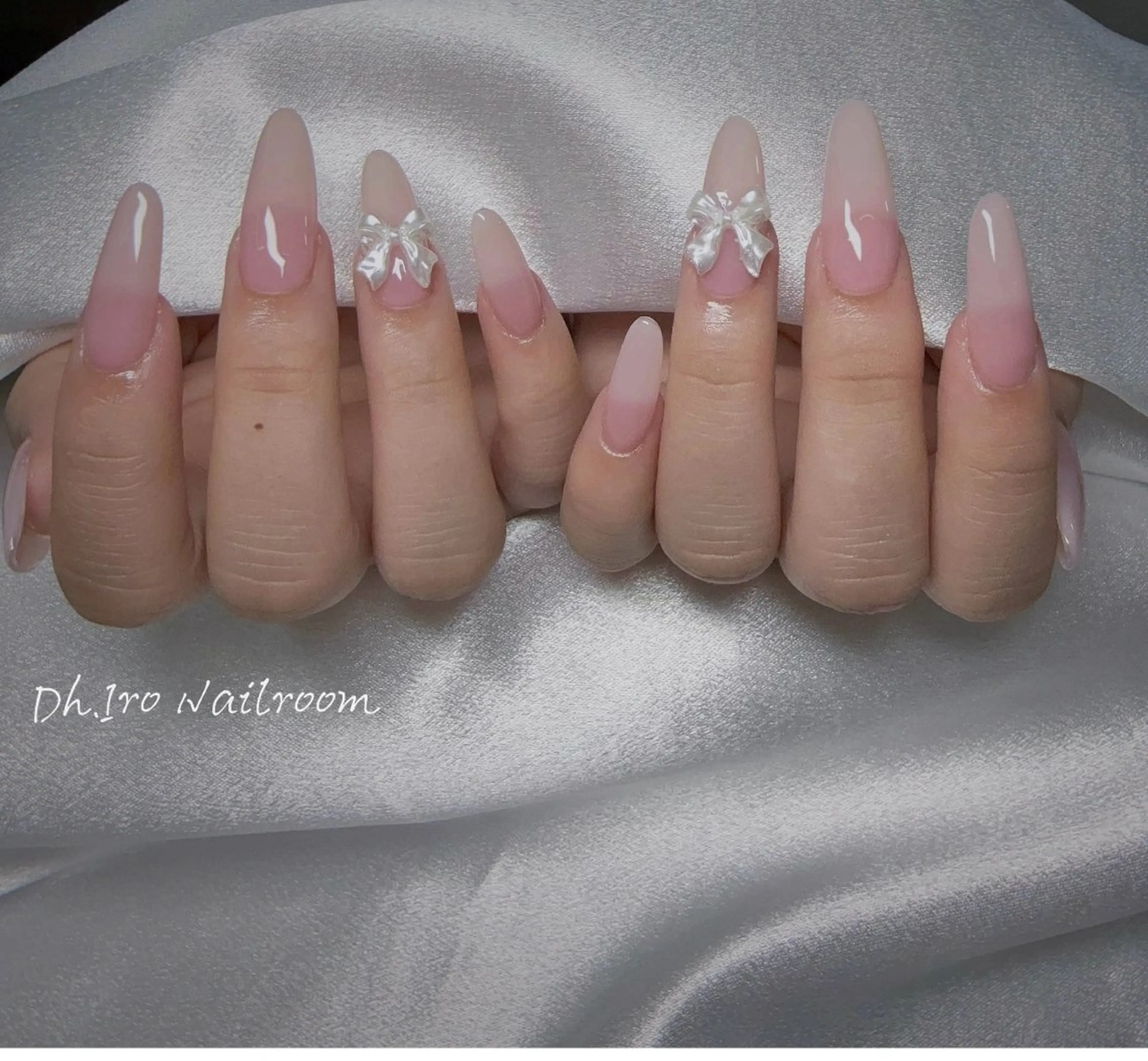 ネイル チークネイル フレンチネイル グラデーション 韓国ネイル マグネットネイル IRO NAIL MiAのネイルデザイン