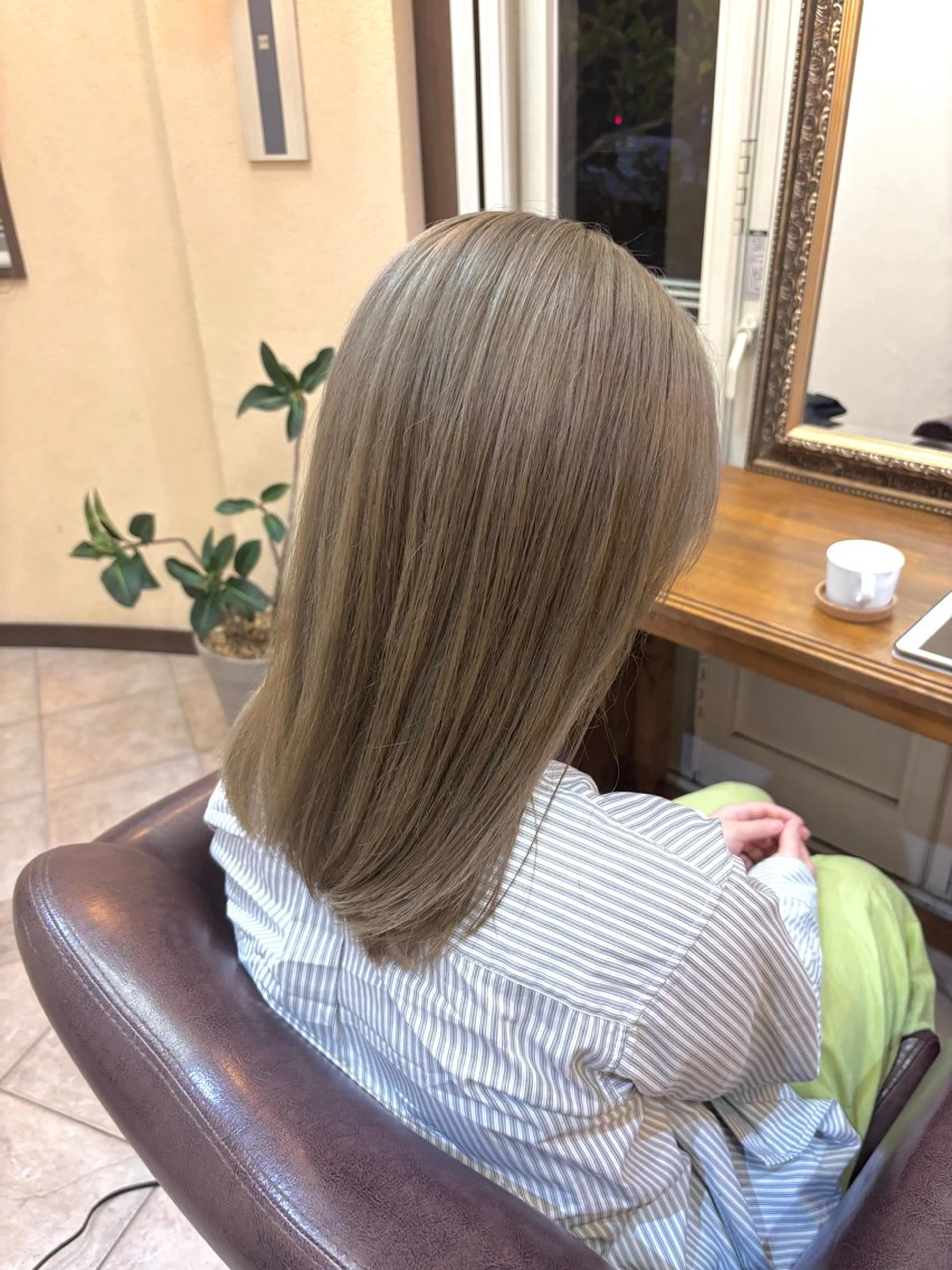 ミディアム 舟山 瑛太郎のヘアスタイル