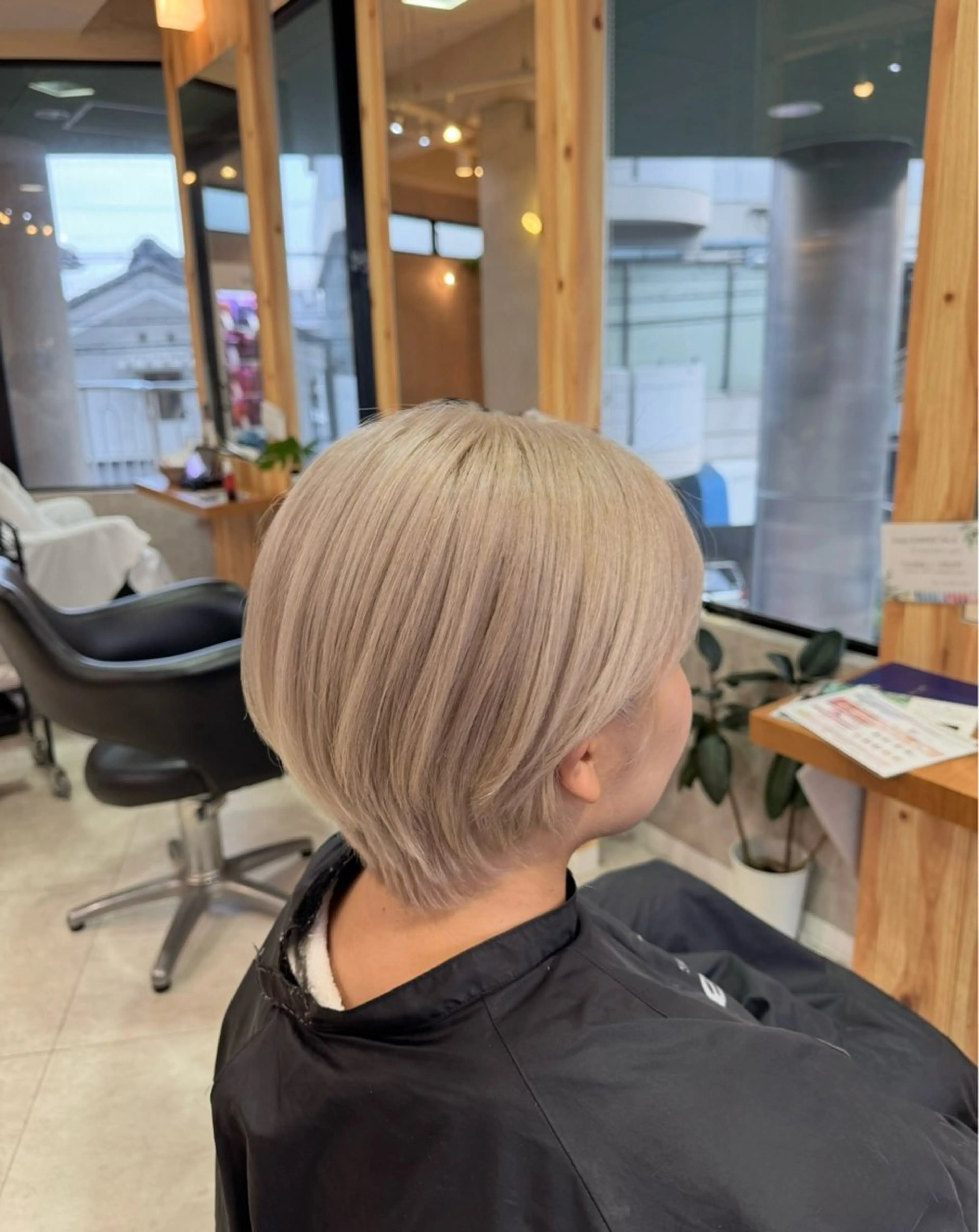 【✨透明感抜群ケアブリーチ使用✨】カット+ダブルカラーの写真