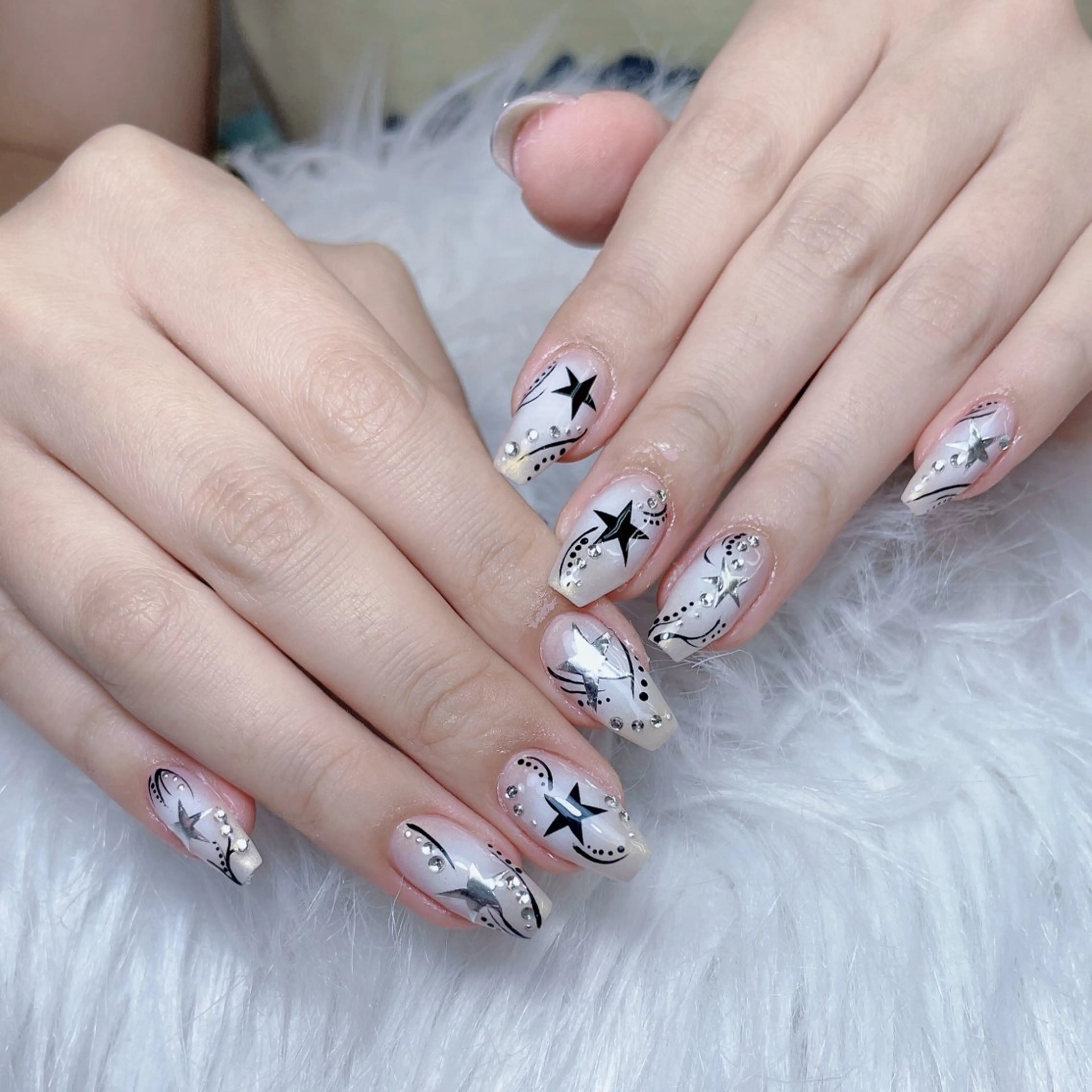 ネイル アートネイル ロングネイル 夏ネイル ハンドネイル princess👑 木戸　唯のネイルデザイン