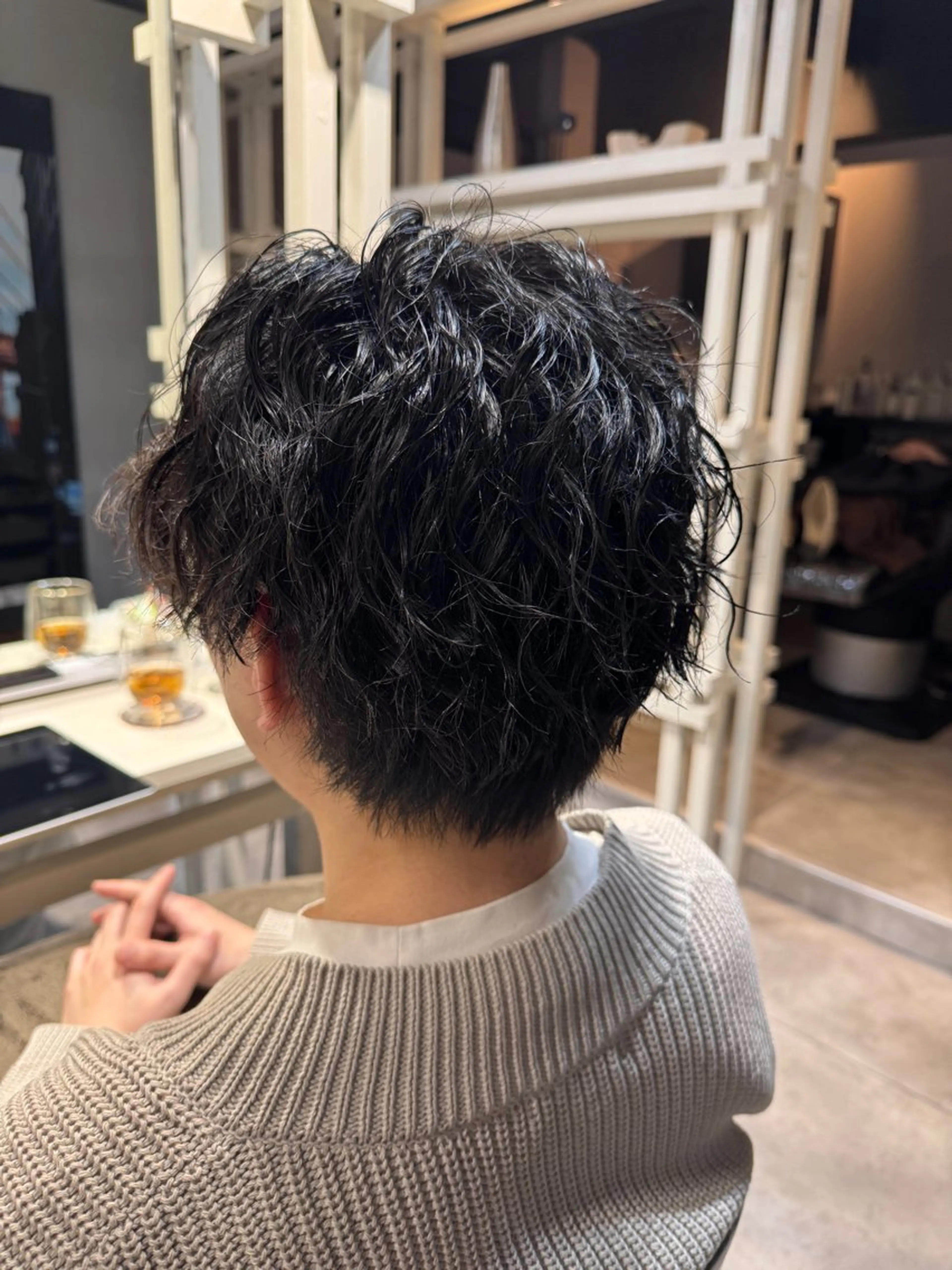 ミディアム パーマ メンズ カット パーマ トリートメント 似合う髪型が 分からない方へのヘアスタイル