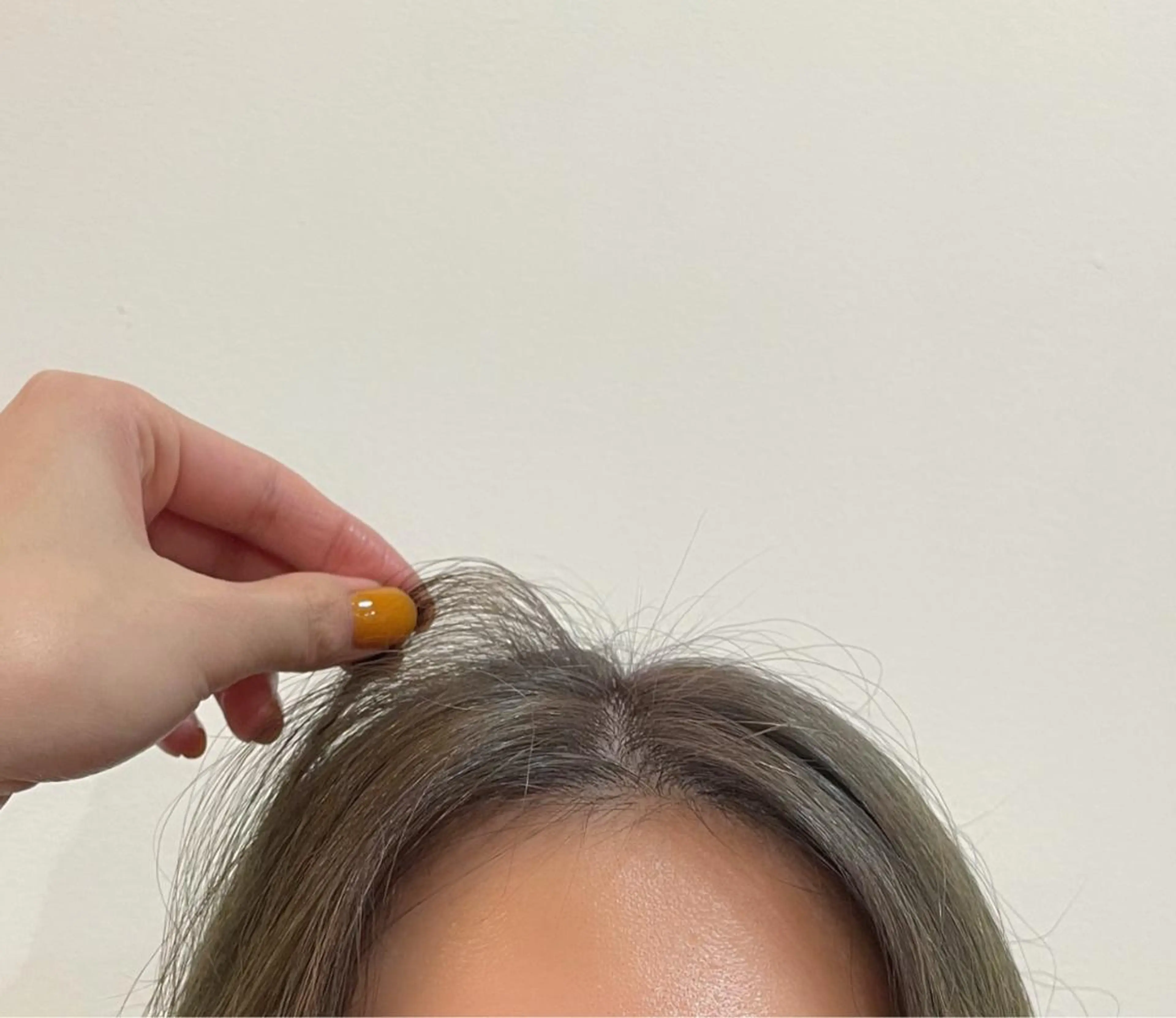 セミロング カラー ベージュカラー chiharu ボブ/レイヤーのヘアスタイル