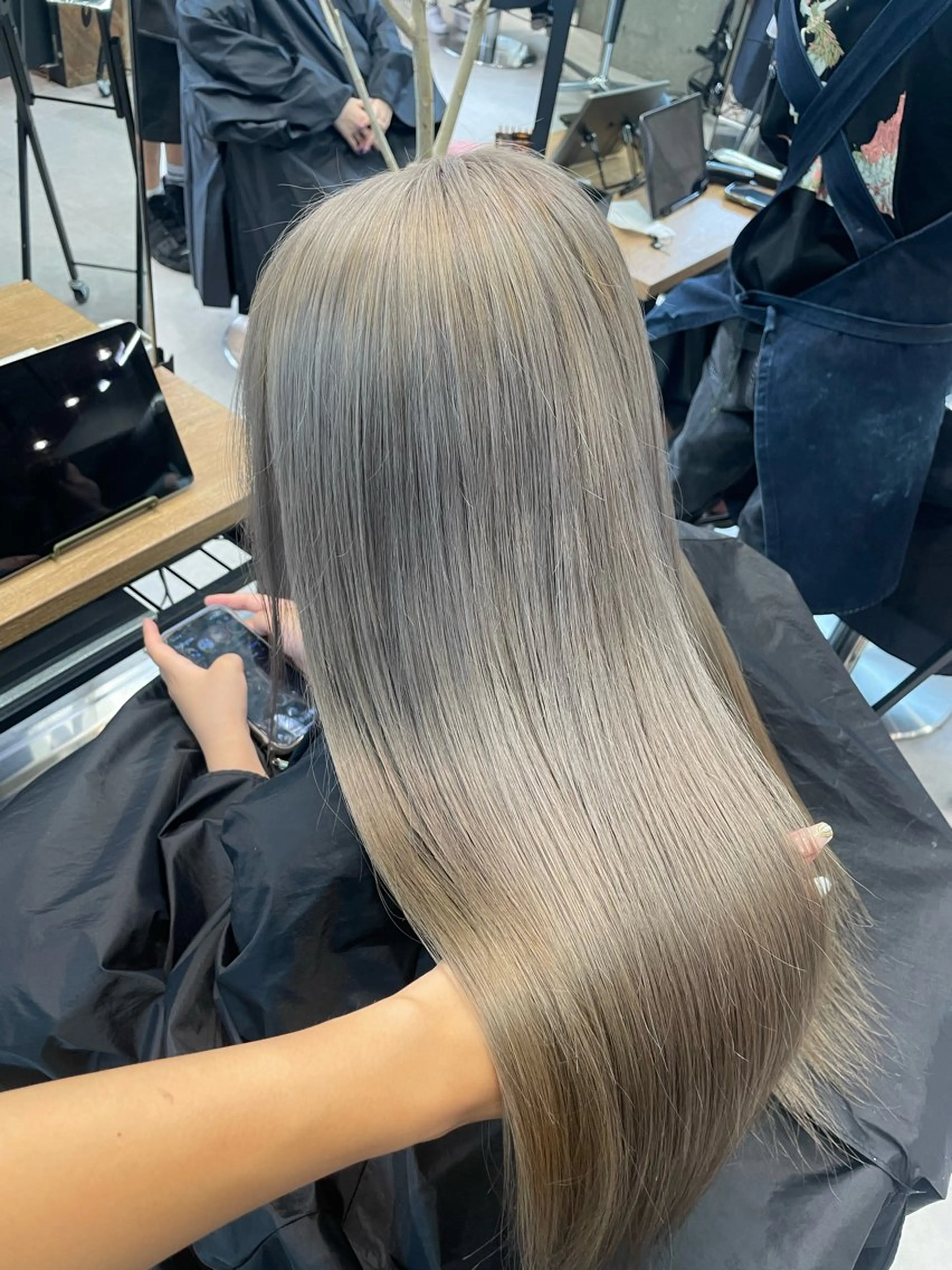 ロング 🫧ハイライトカラー 🫧 𝓜𝓘𝓤のヘアスタイル