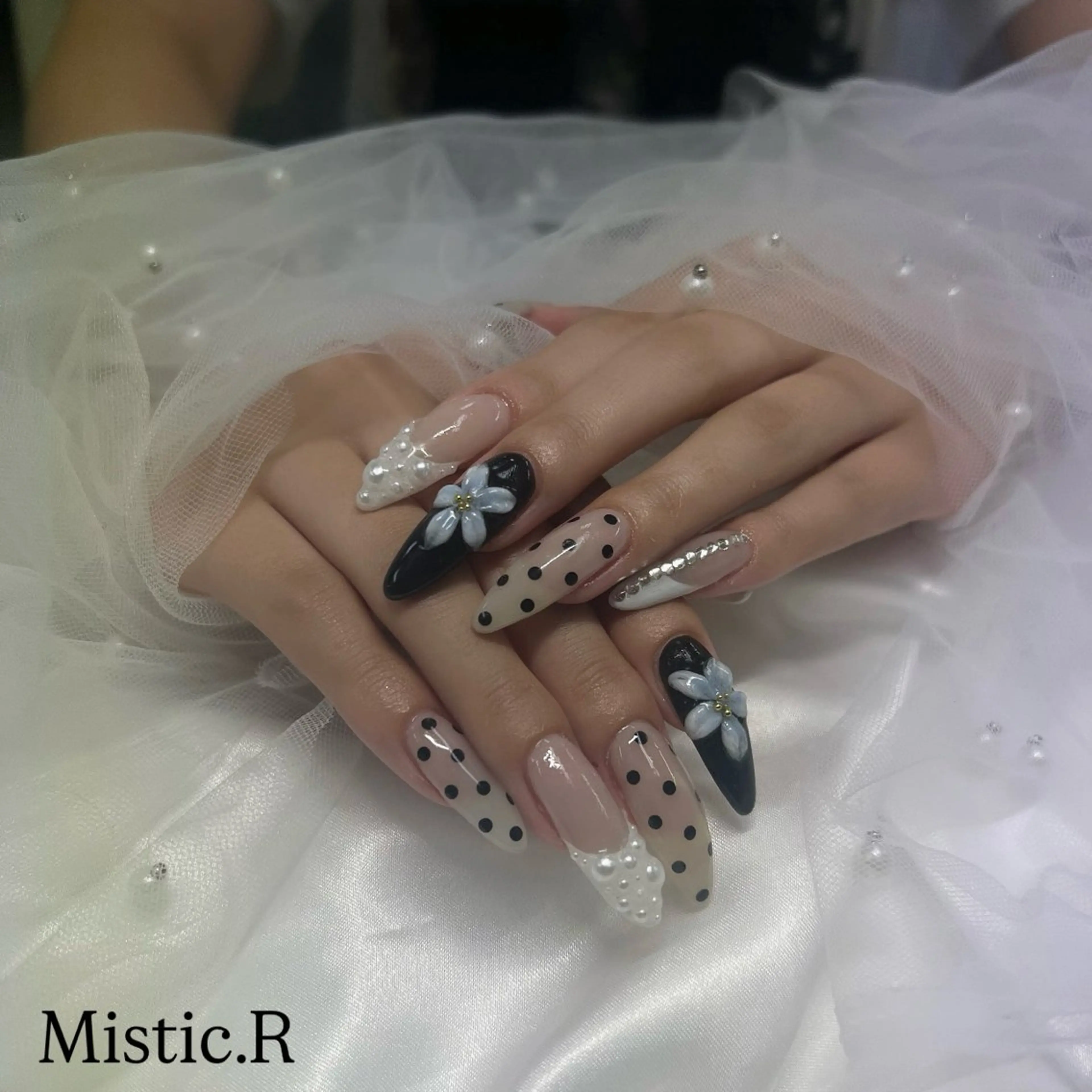 ネイル ハンドネイル Mistic.R 加藤のネイルデザイン