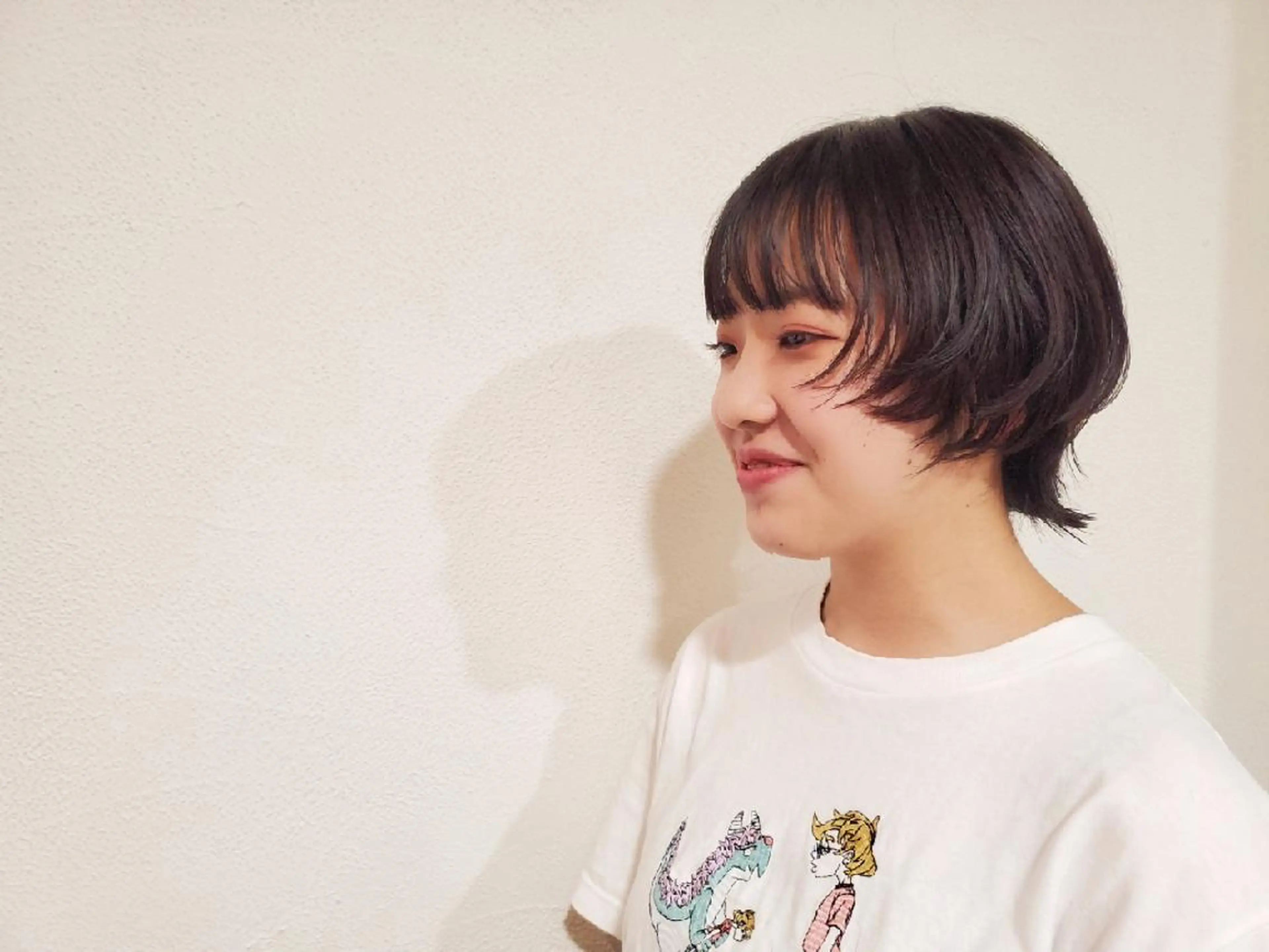 ショート カラー レイヤーカット ショートヘア 外ハネヘア ウルフカット カット ヘアカラー パ ルのヘアスタイル