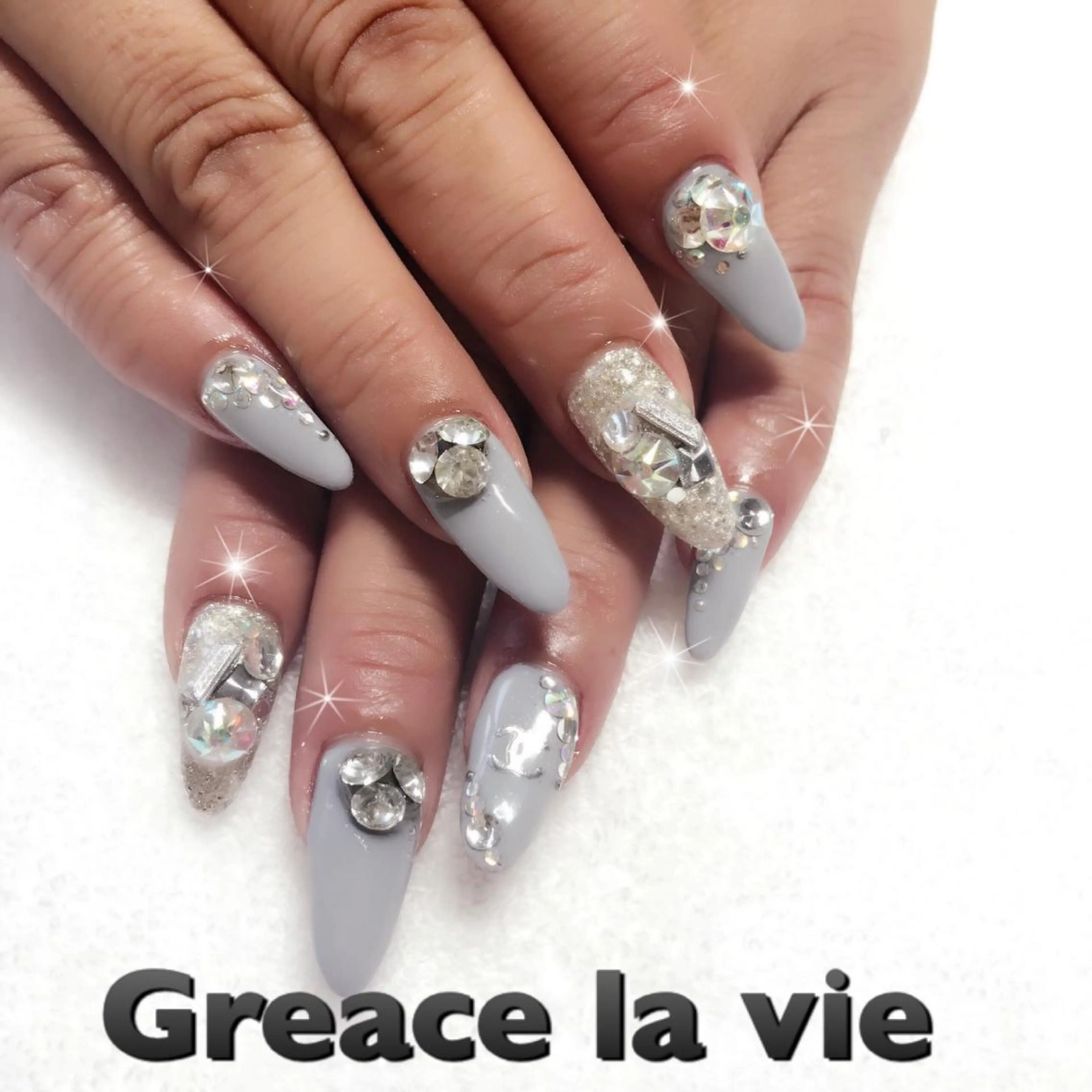 ロング カラー パーマ ヘアアレンジ キッズ ネイル マツエク・マツパ ゴージャス ゴージャス Greace  la vieのネイルデザイン