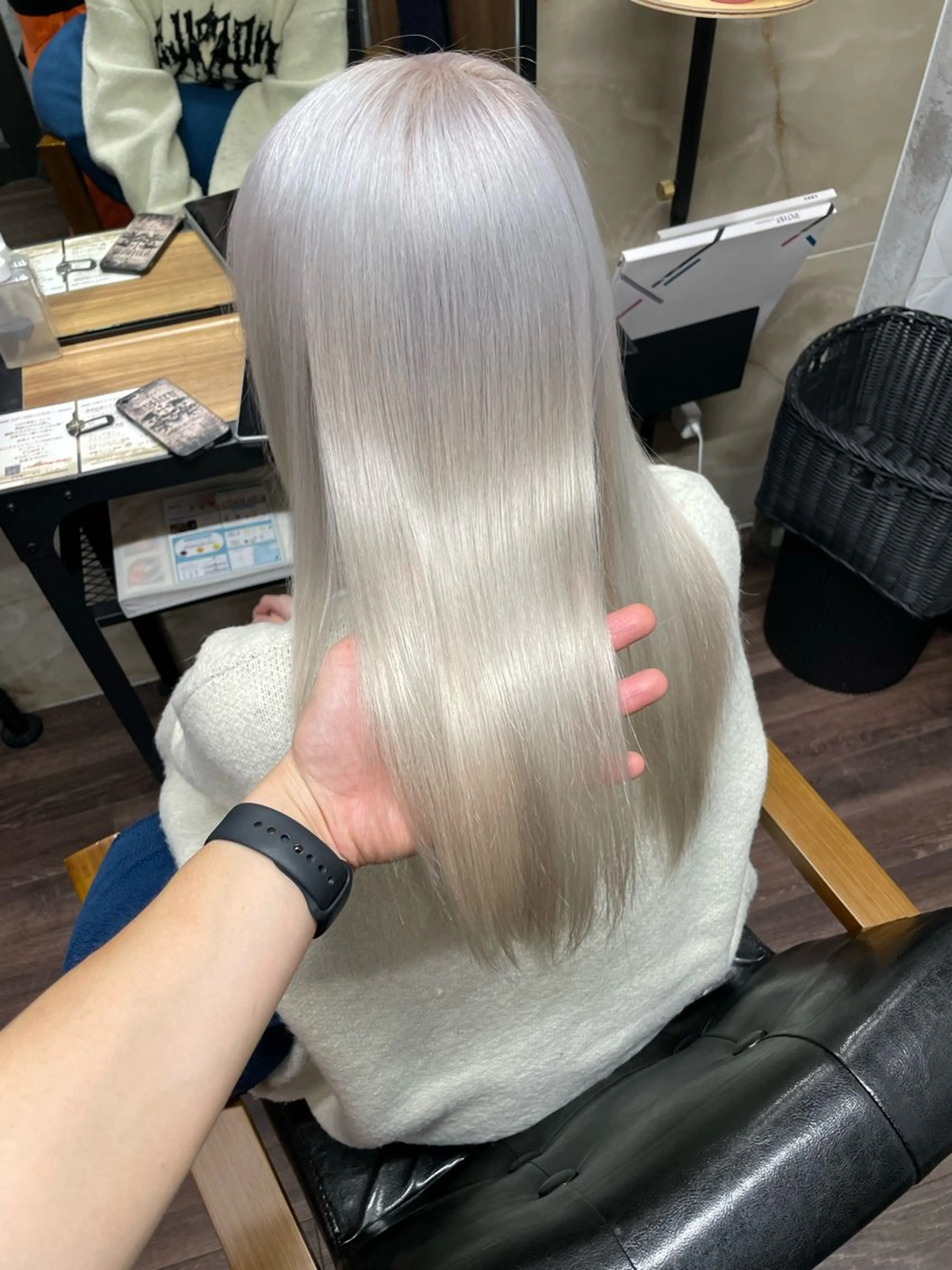 セミロング カラー 髪質改善 トリートメント ヘアカラー トリートメント Lull1人美容室 バレイヤージュのヘアスタイル