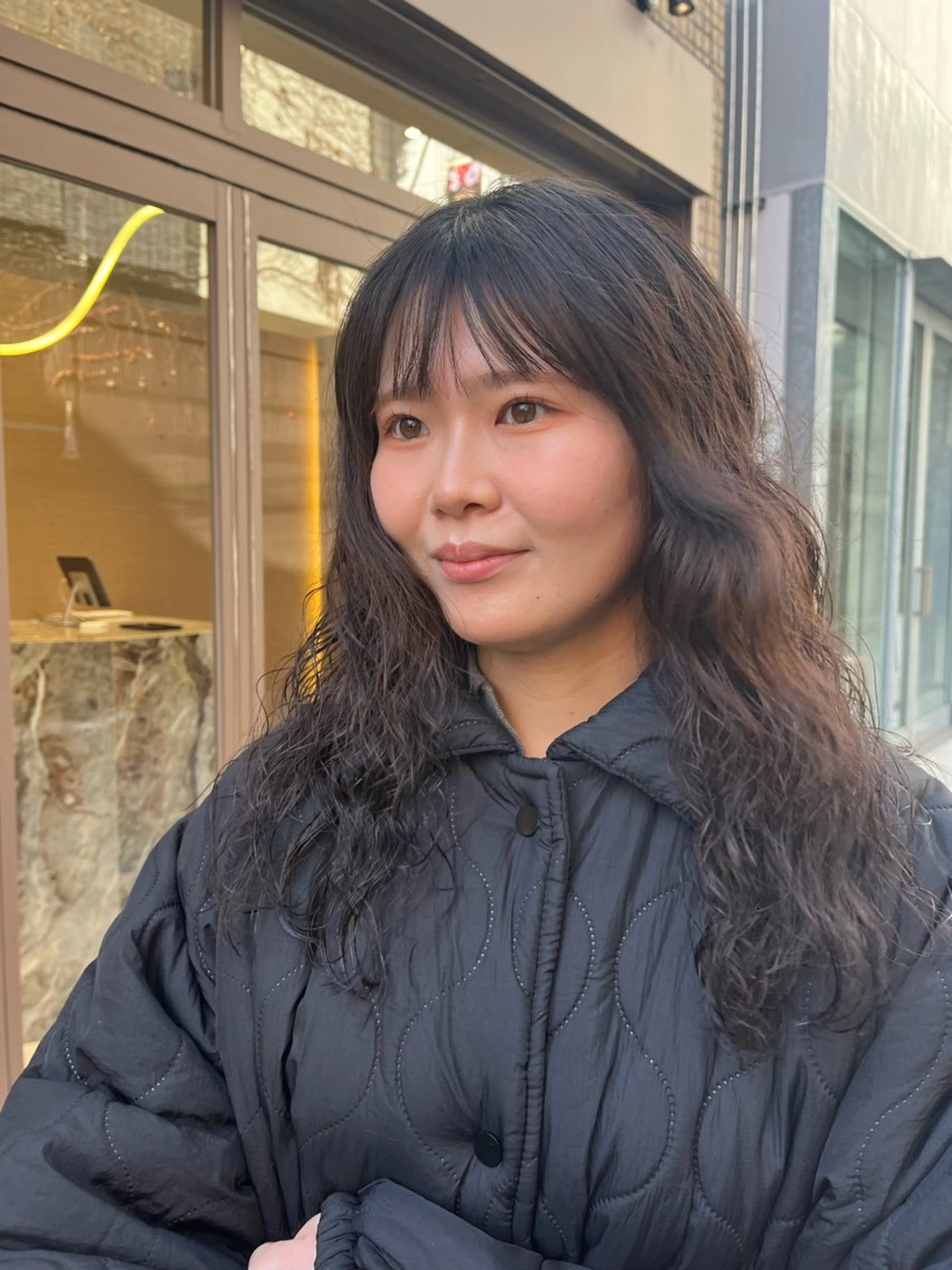 ロング パーマ 顔周りカット レイヤーカット ロング デジタルパーマ ユウ  二子玉川駅 半個室サロンのヘアスタイル