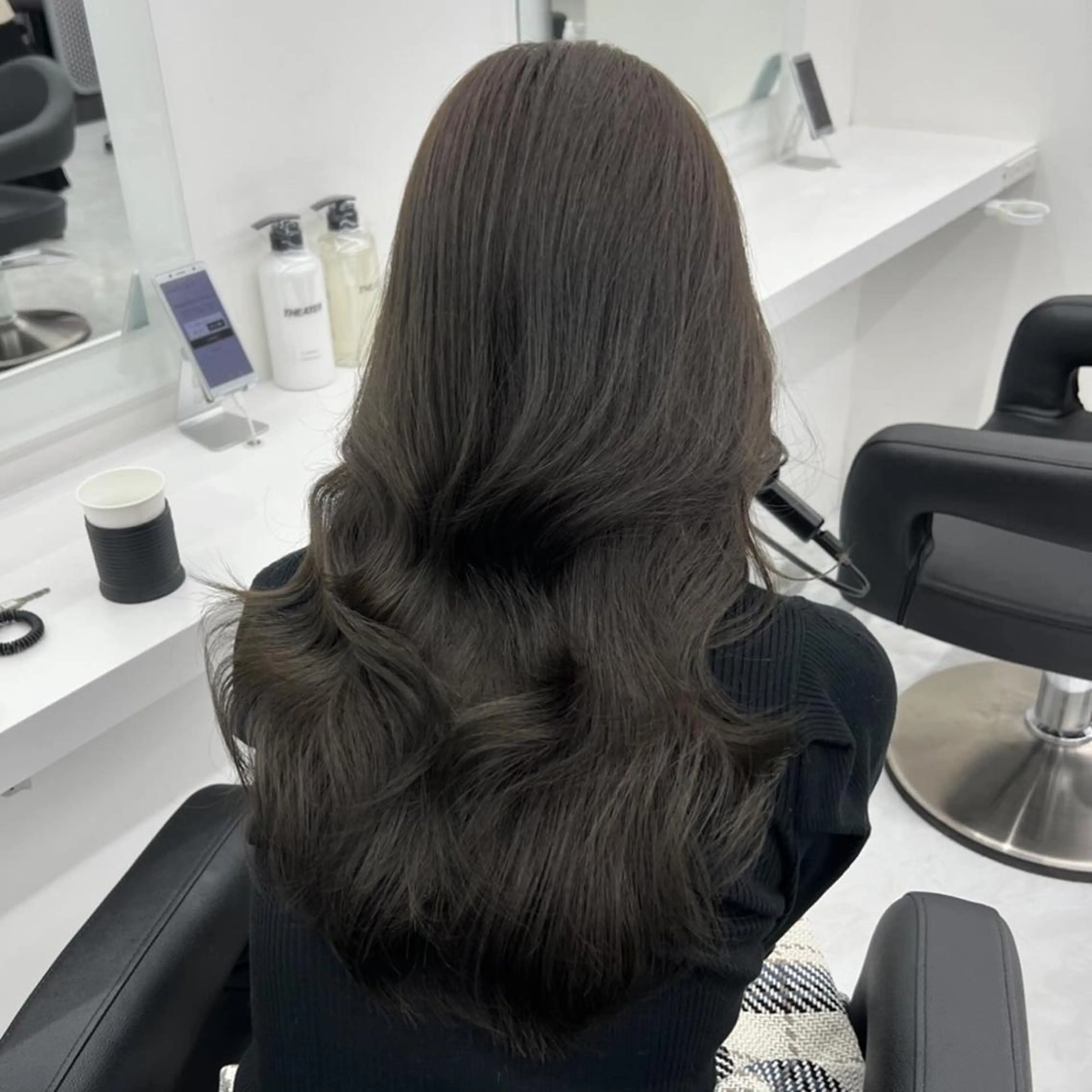 カラー 暗髪透明感ヘア🩶 銀座TUNEのヘアスタイル