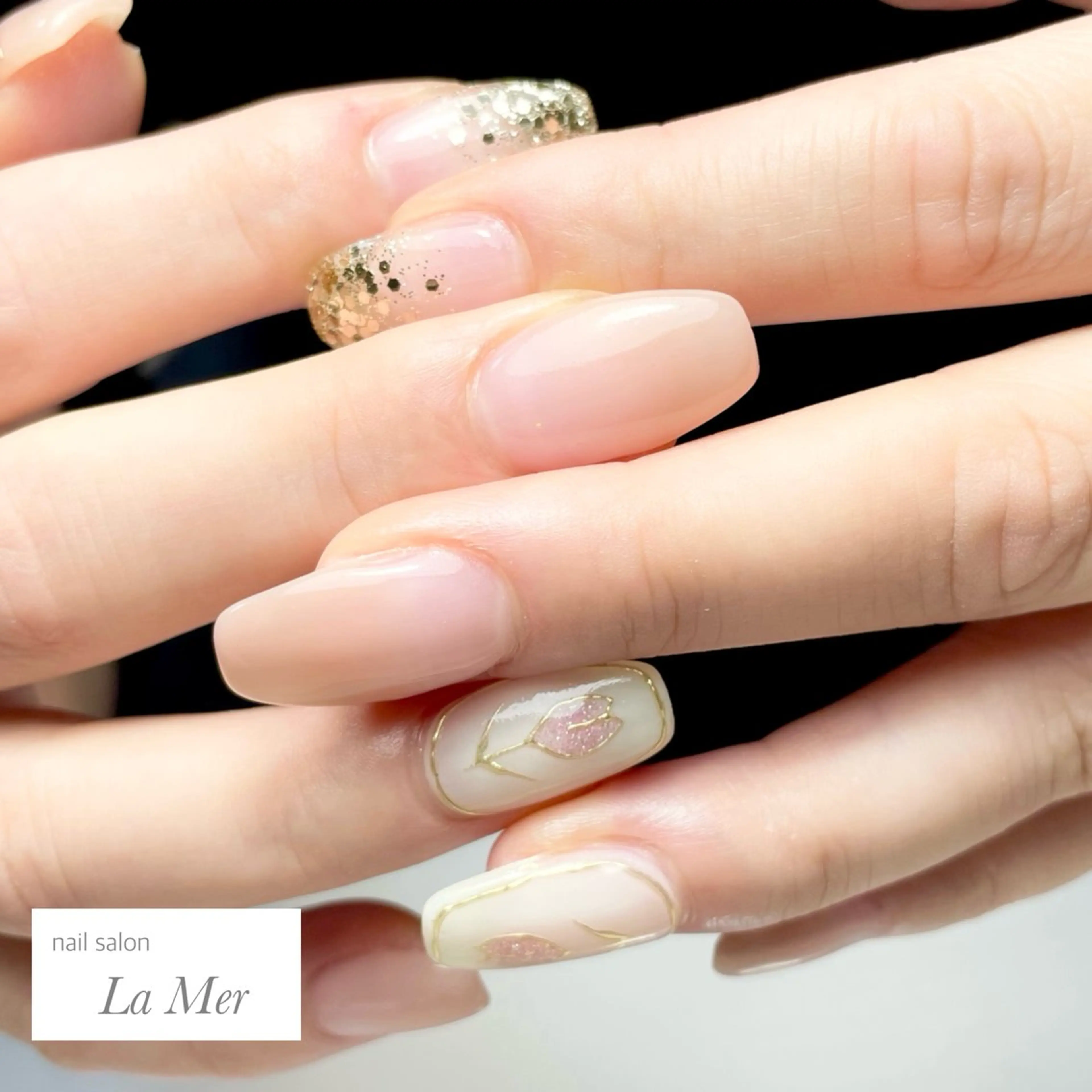 ネイル フラワーネイル ガーリー グラデーション ラメ(グリッター) ラメグラデーション ハンドネイル nailsalon La Merのネイルデザイン