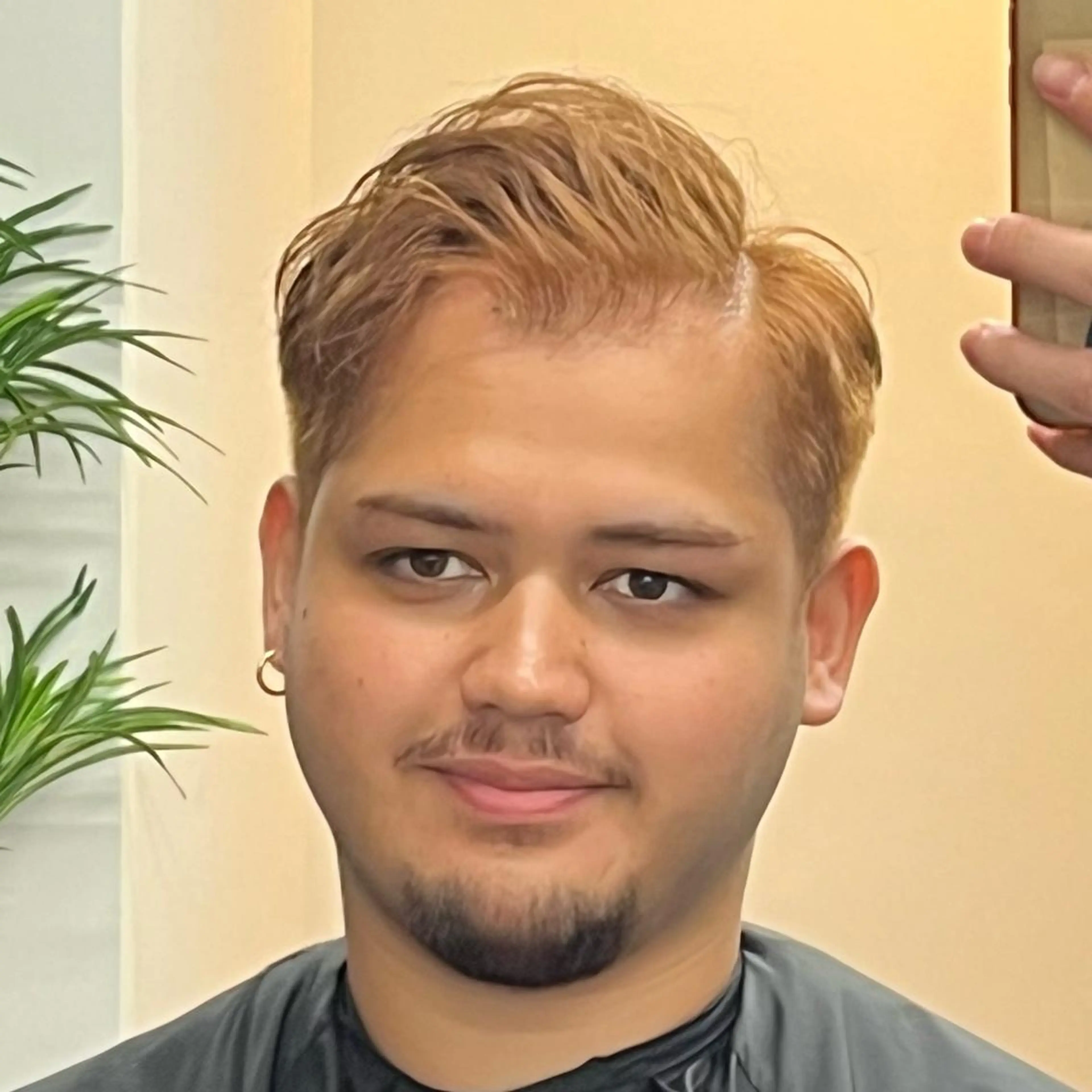 ショート メンズ フェードカット カット ヘアカラー トリートメント ヘアセット 釜谷 健二郎のヘアスタイル